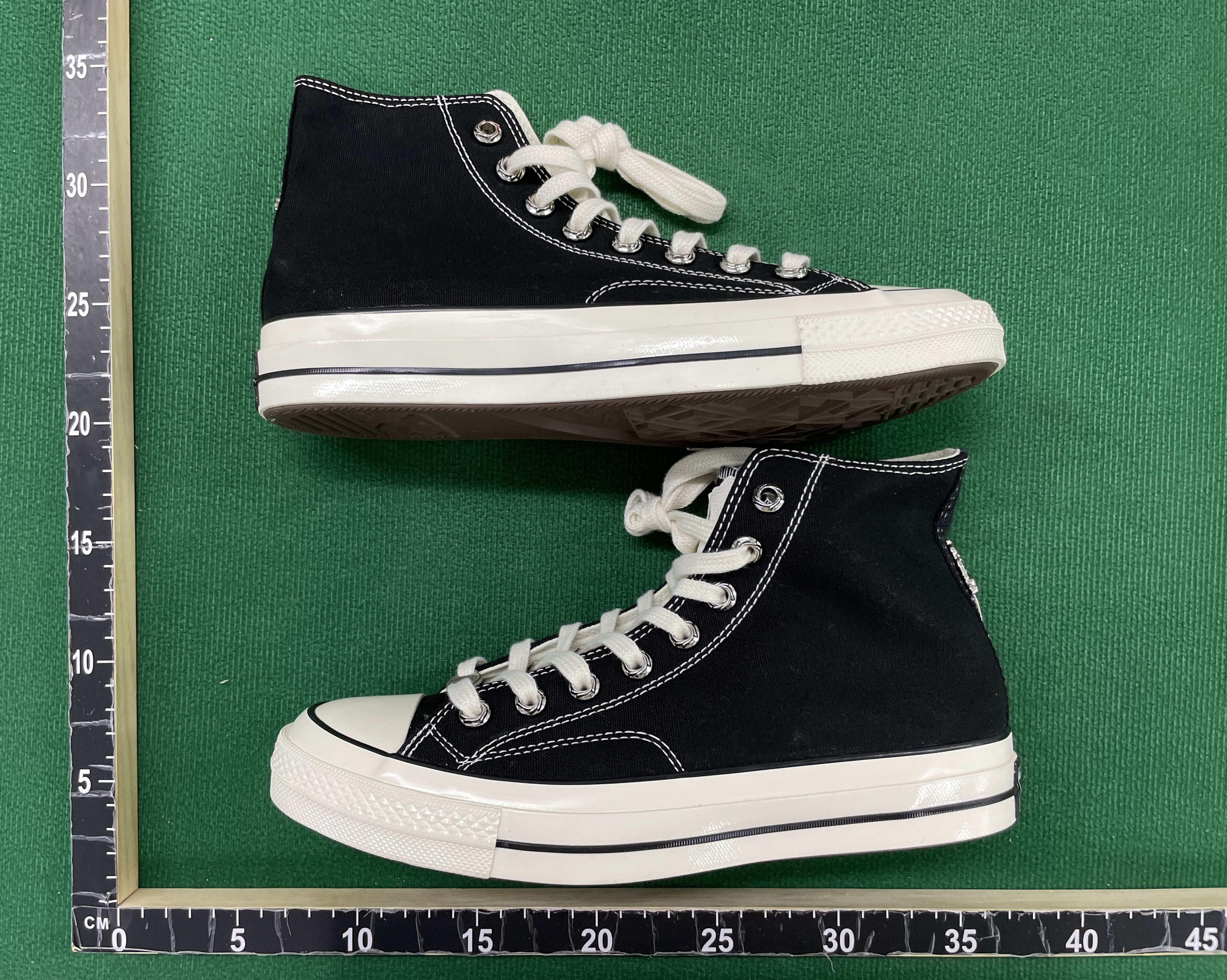 Sneakers QC photo 3 of 59