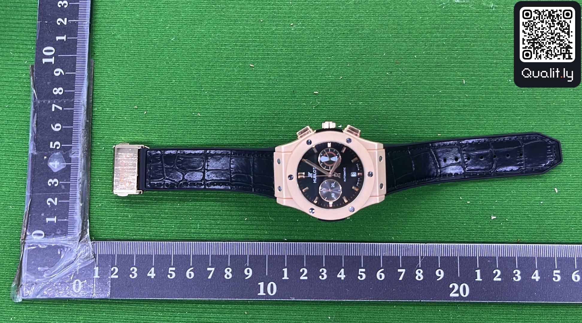 Montre — photo QC 1 sur 3