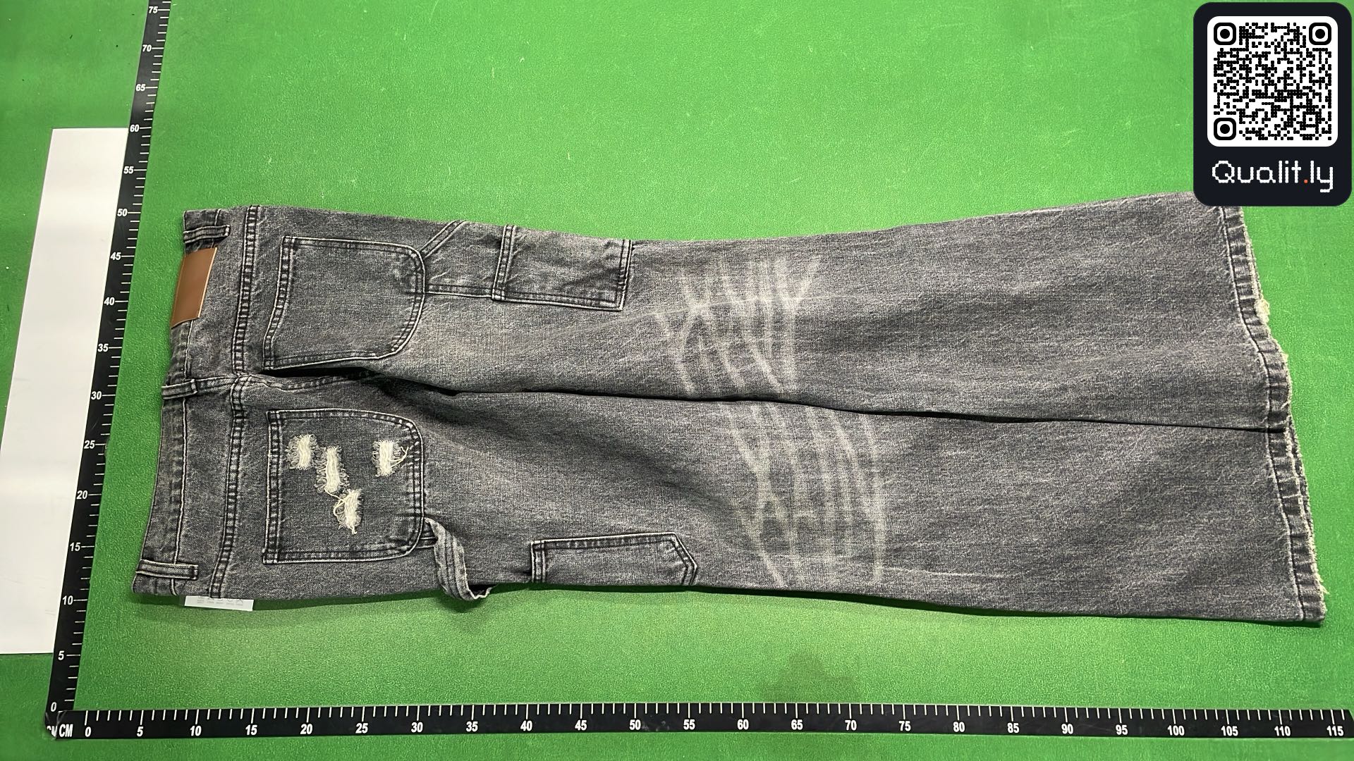 Jeans — QC-foto 3 av 4