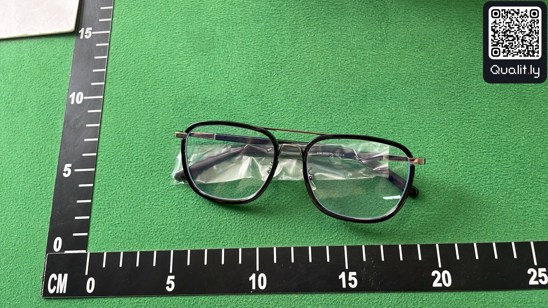 Sunglasses QC photo 1 of 141