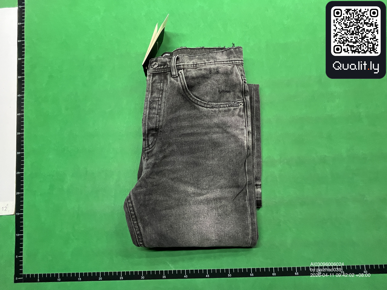 Jeans — QC-foto 1 van 4