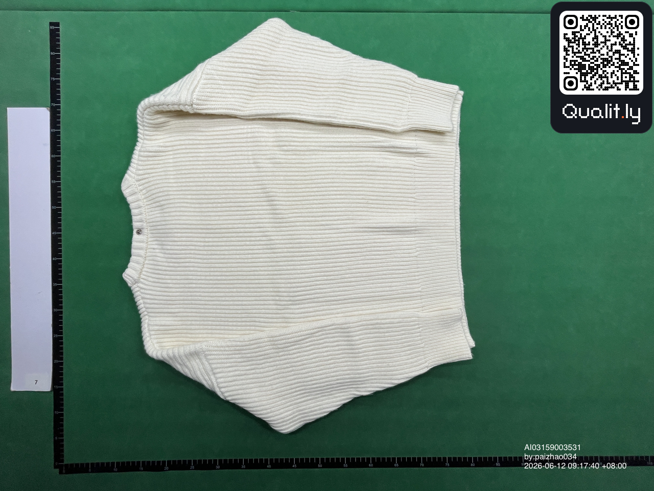 毛衣 QC 照片 3 / 10