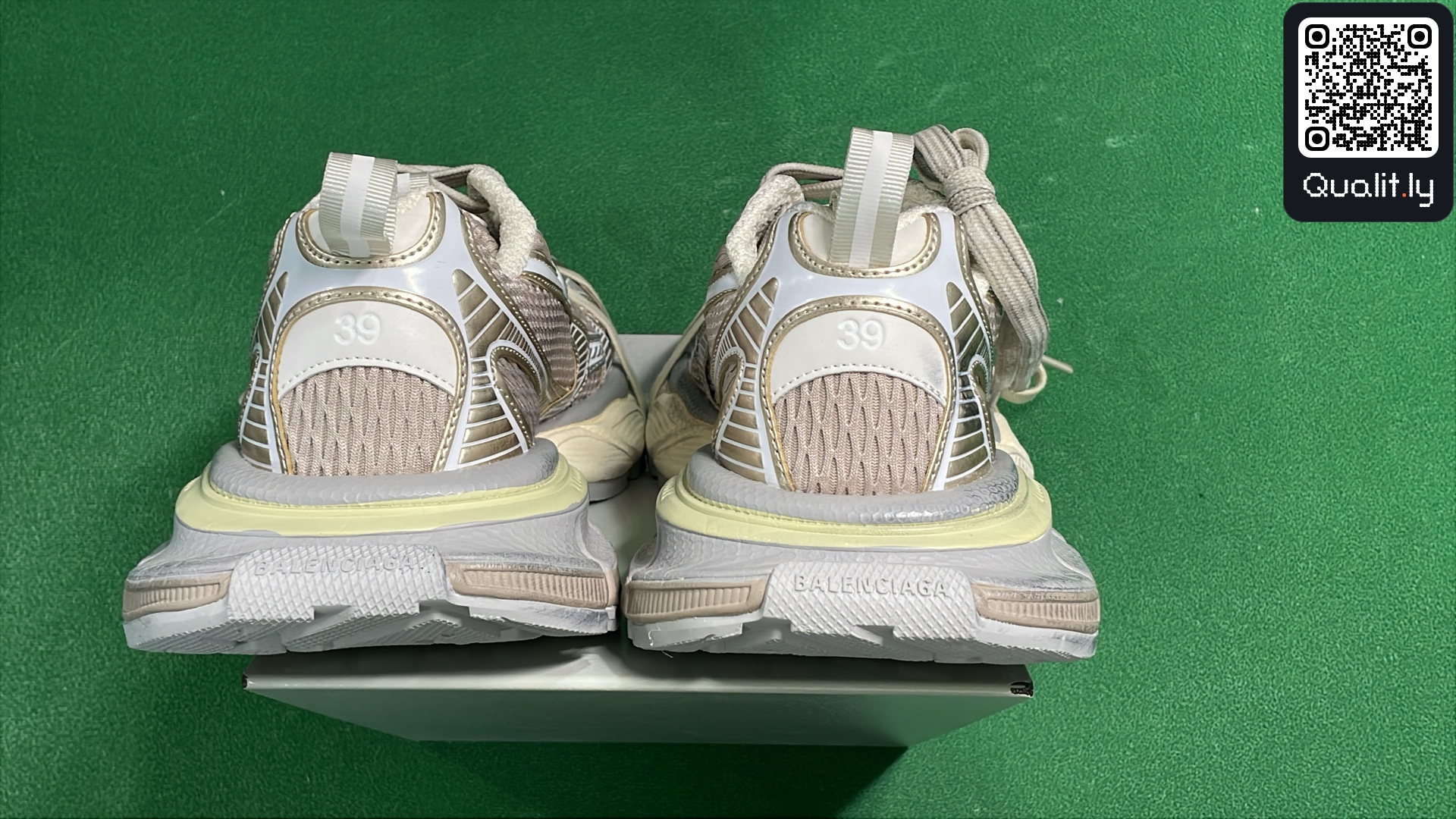 Sneaker — QC-Foto 3 von 6