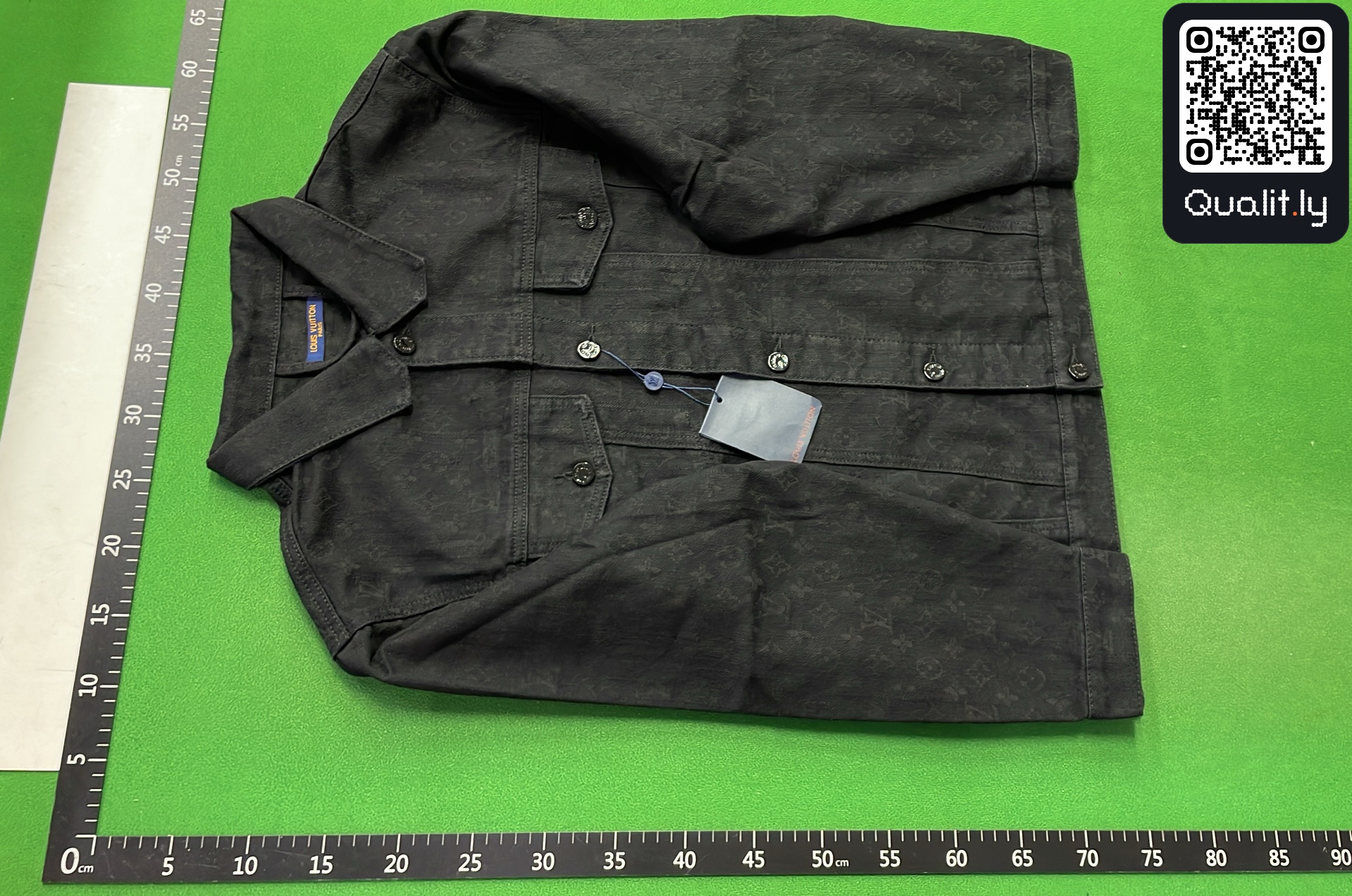 Jacket QC photo 2 of 4