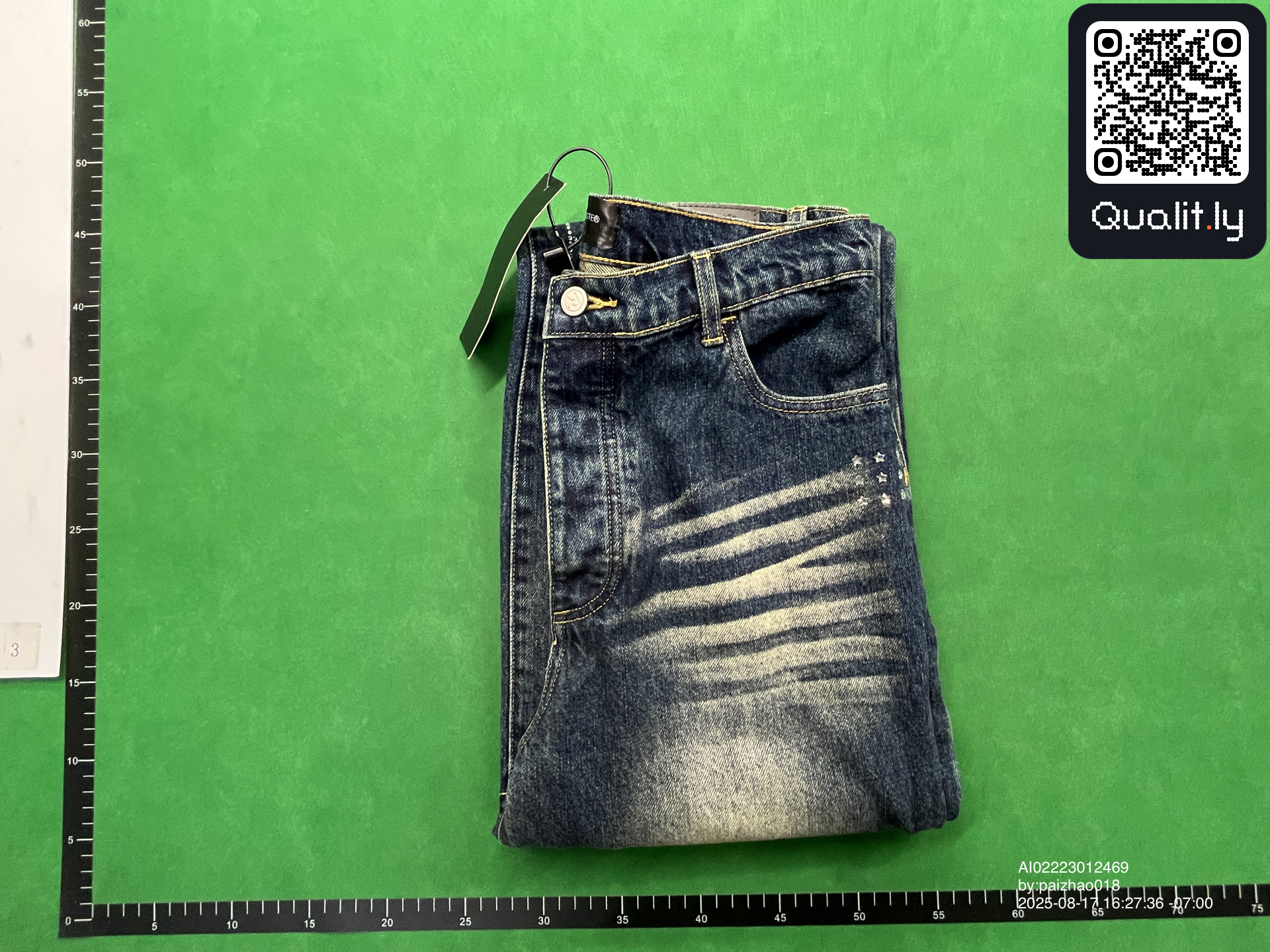 Jeans — foto QC 1 di 4