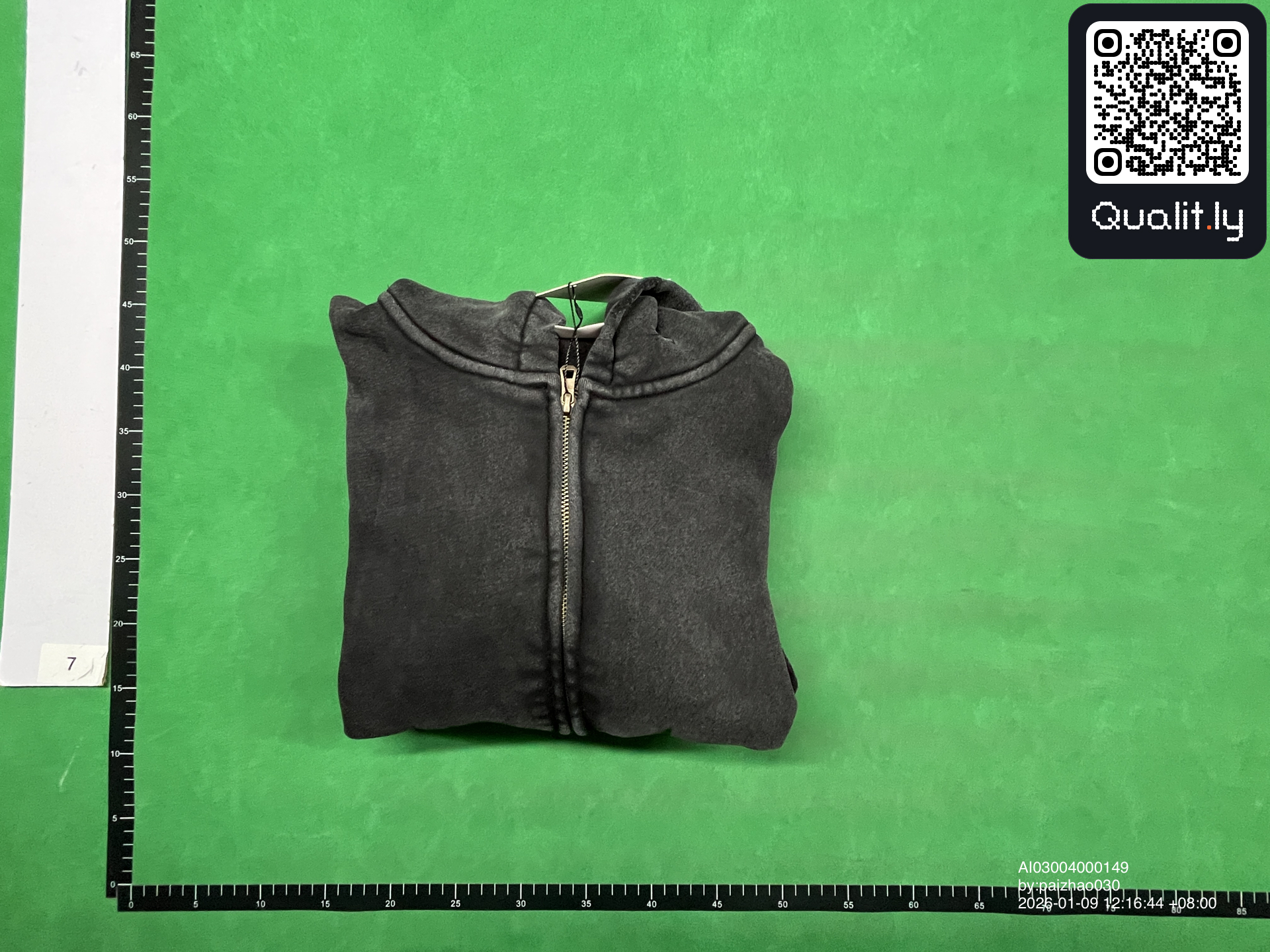 Sudadera con capucha — foto QC 1 de 12
