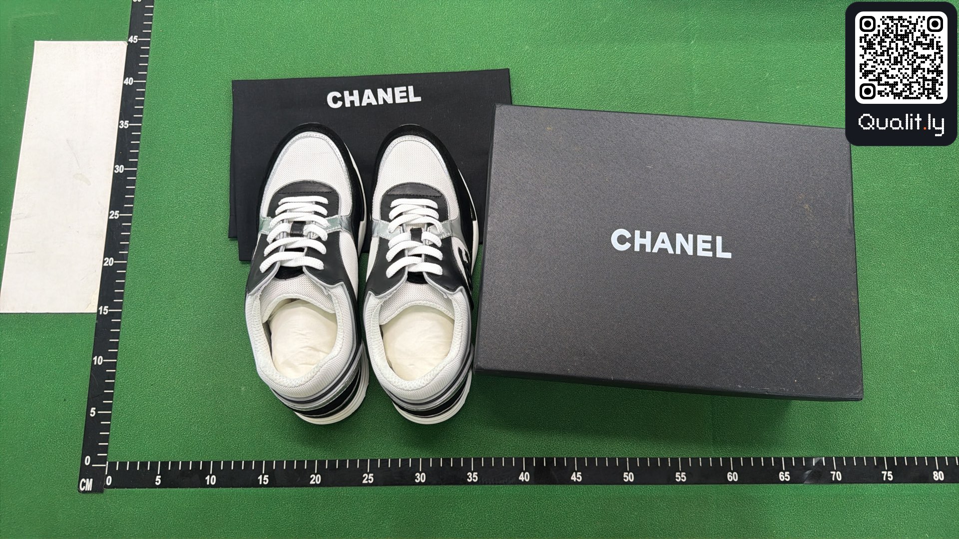 Sneakers QC photo 1 of 12
