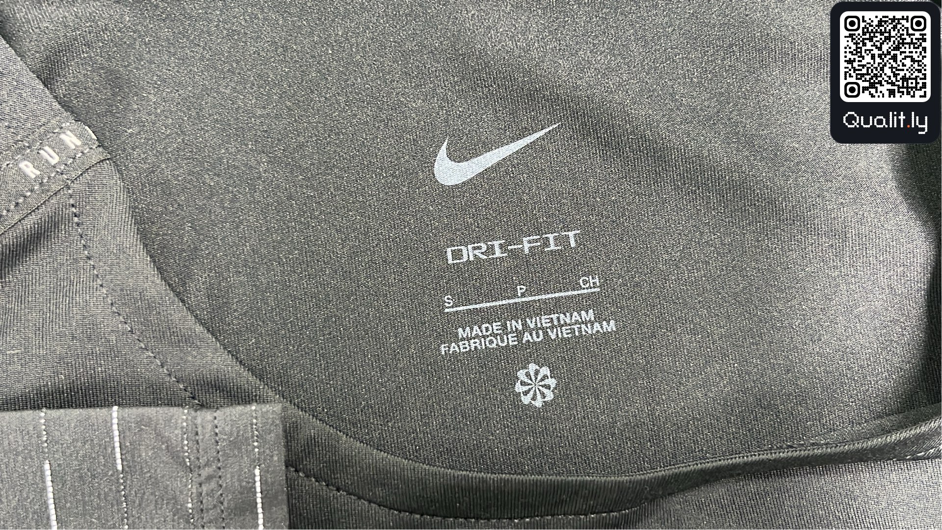 Camiseta — foto QC 1 de 4