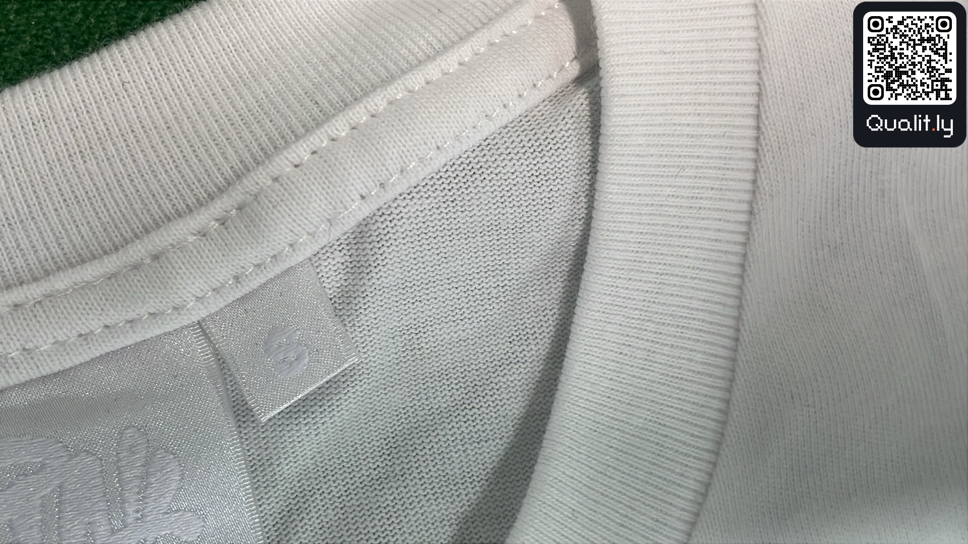 T-shirt — QC-foto 1 van 28