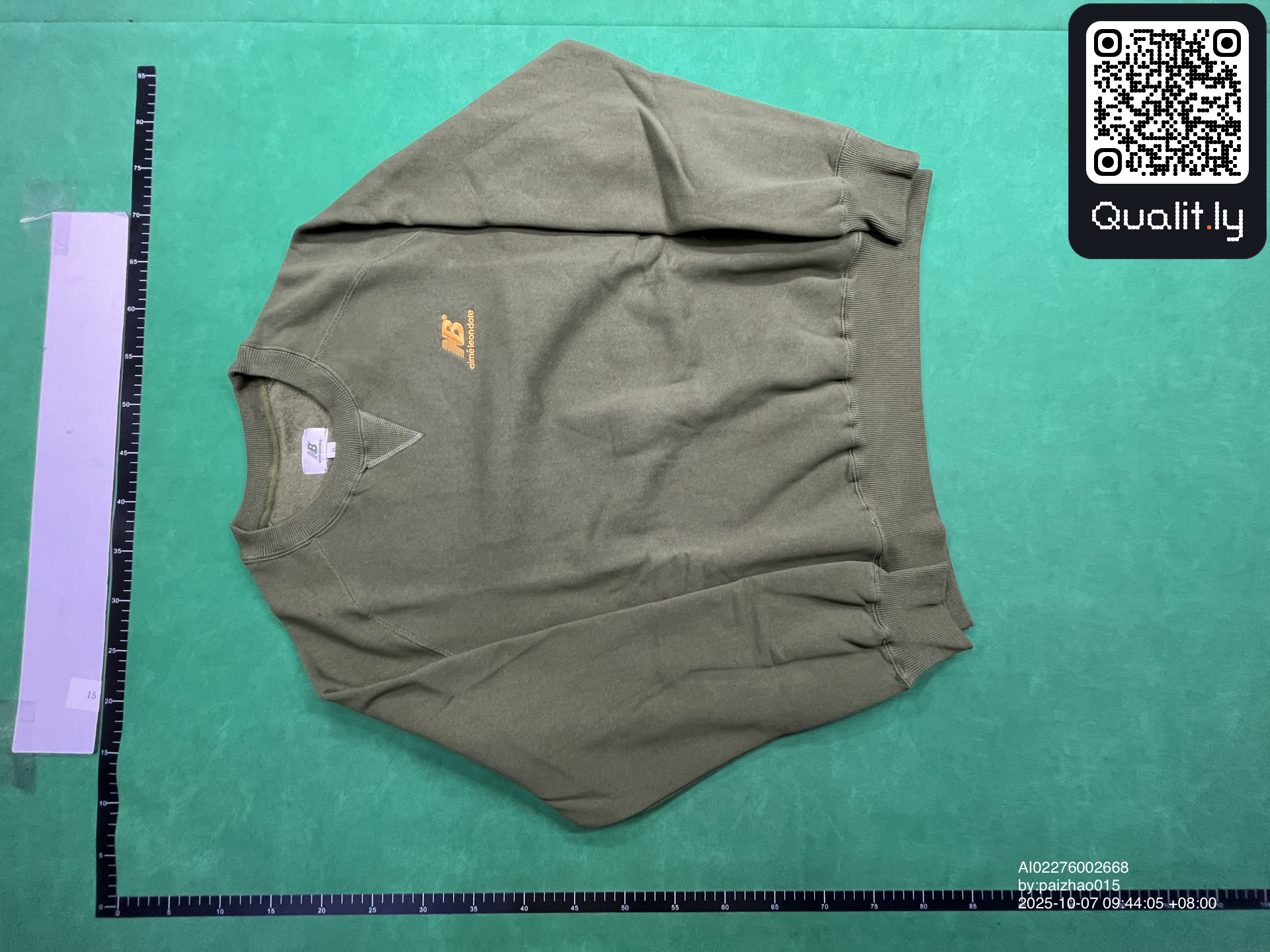 Sweater — QC-foto 3 van 4