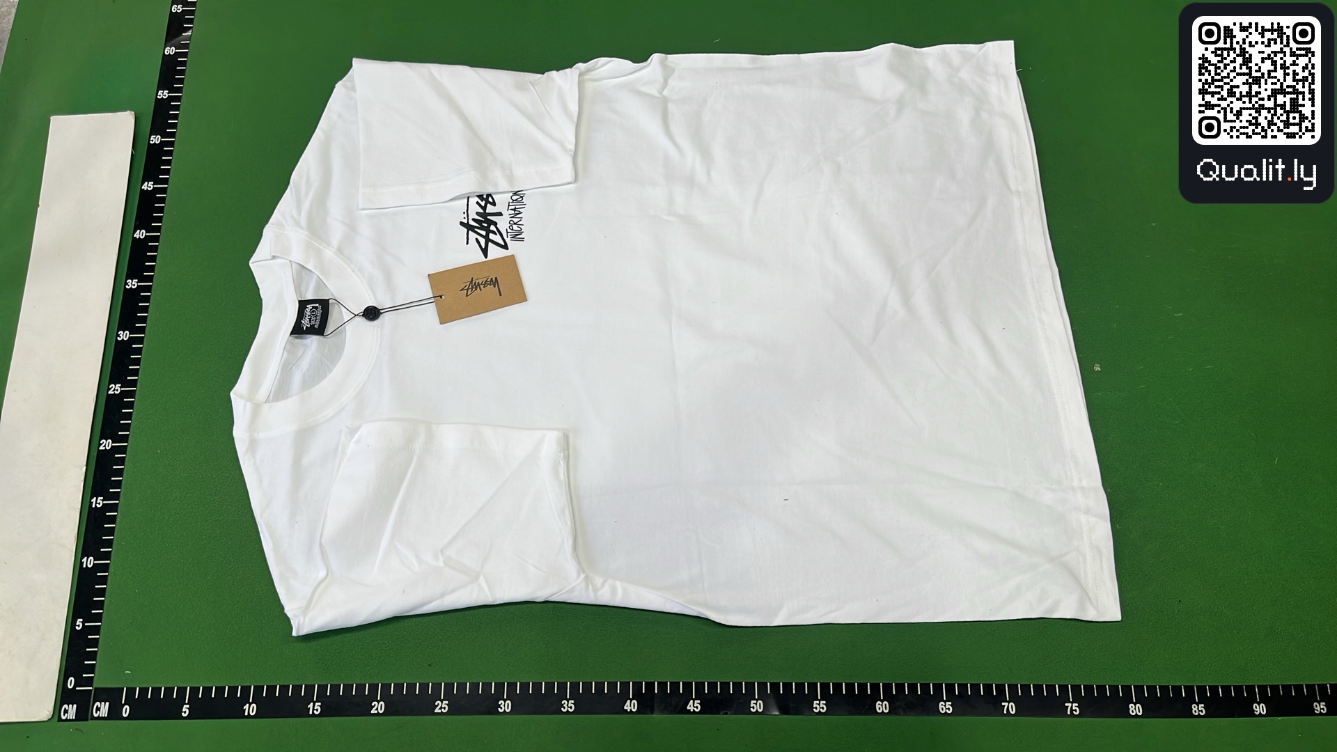 Camiseta — foto QC 2 de 24