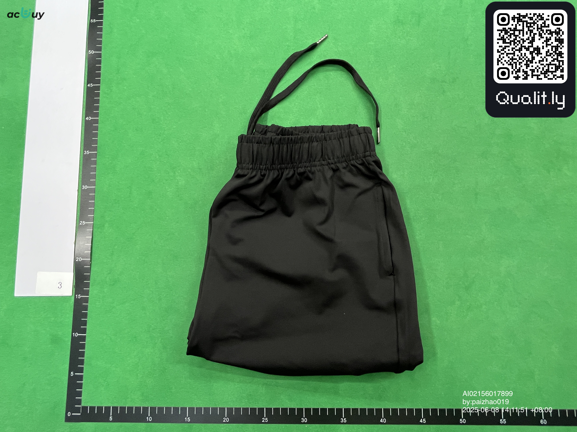 Pantalón corto — foto QC 1 de 4