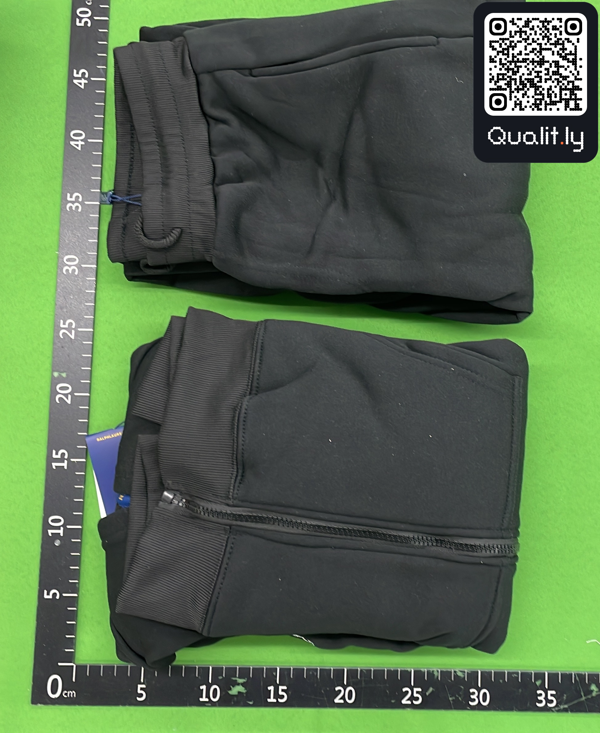 Hoodie — QC-Foto 1 von 6