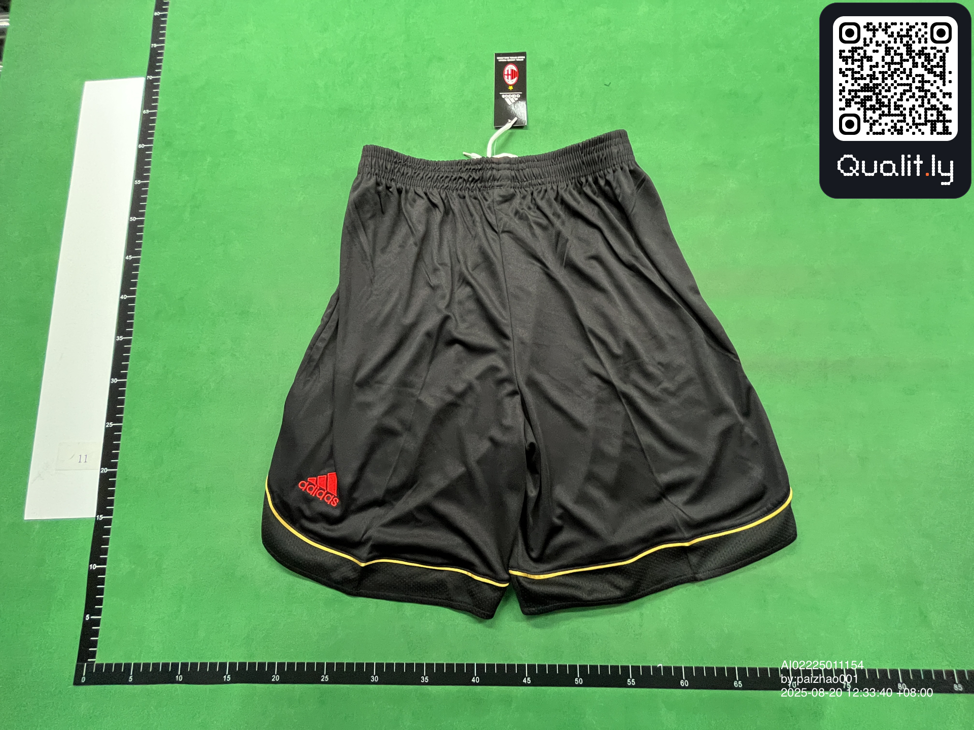 Shorts QC photo 2 of 25