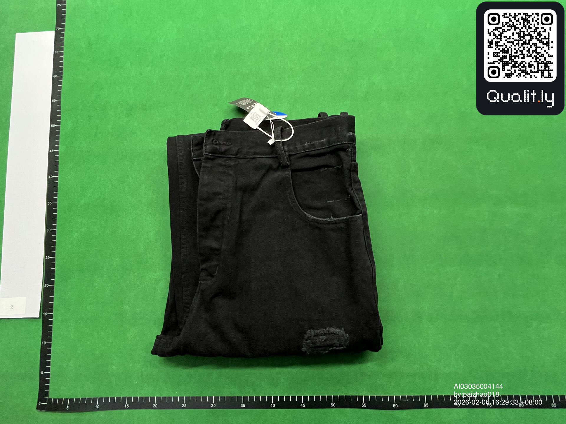 Jeans QC photo 1 of 4