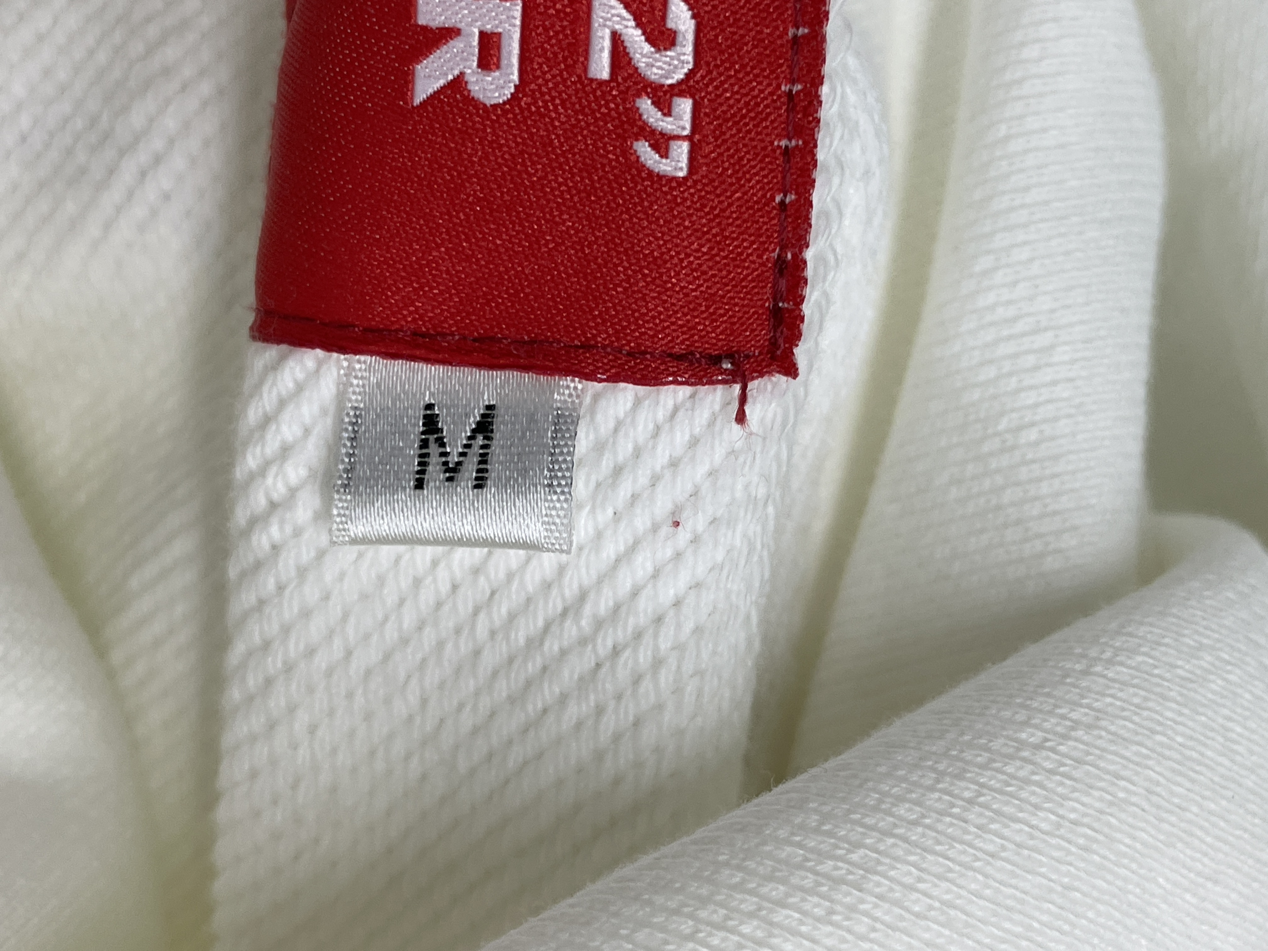 Sweater — QC-foto 2 van 5
