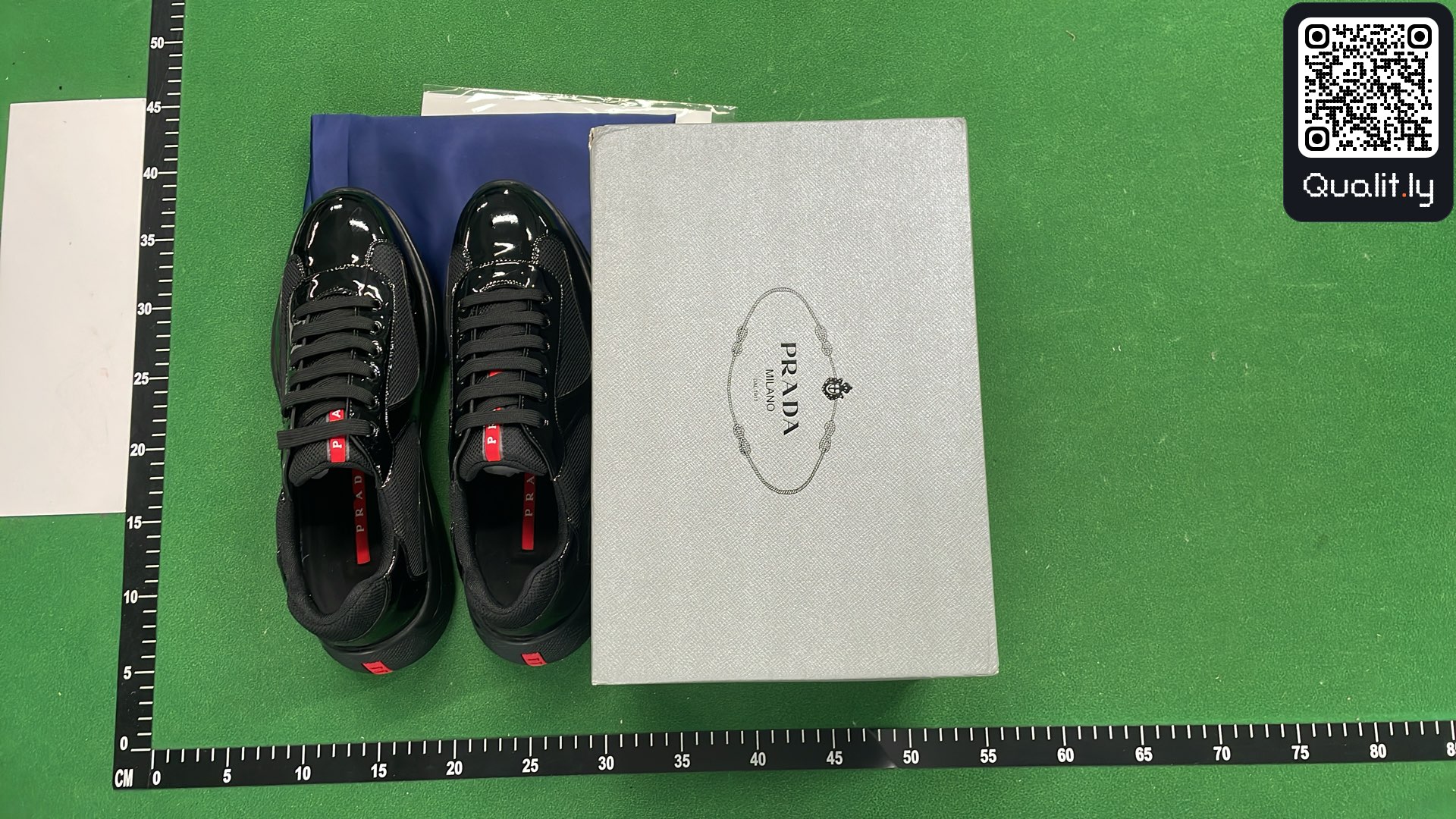 Sneakers QC photo 1 of 120