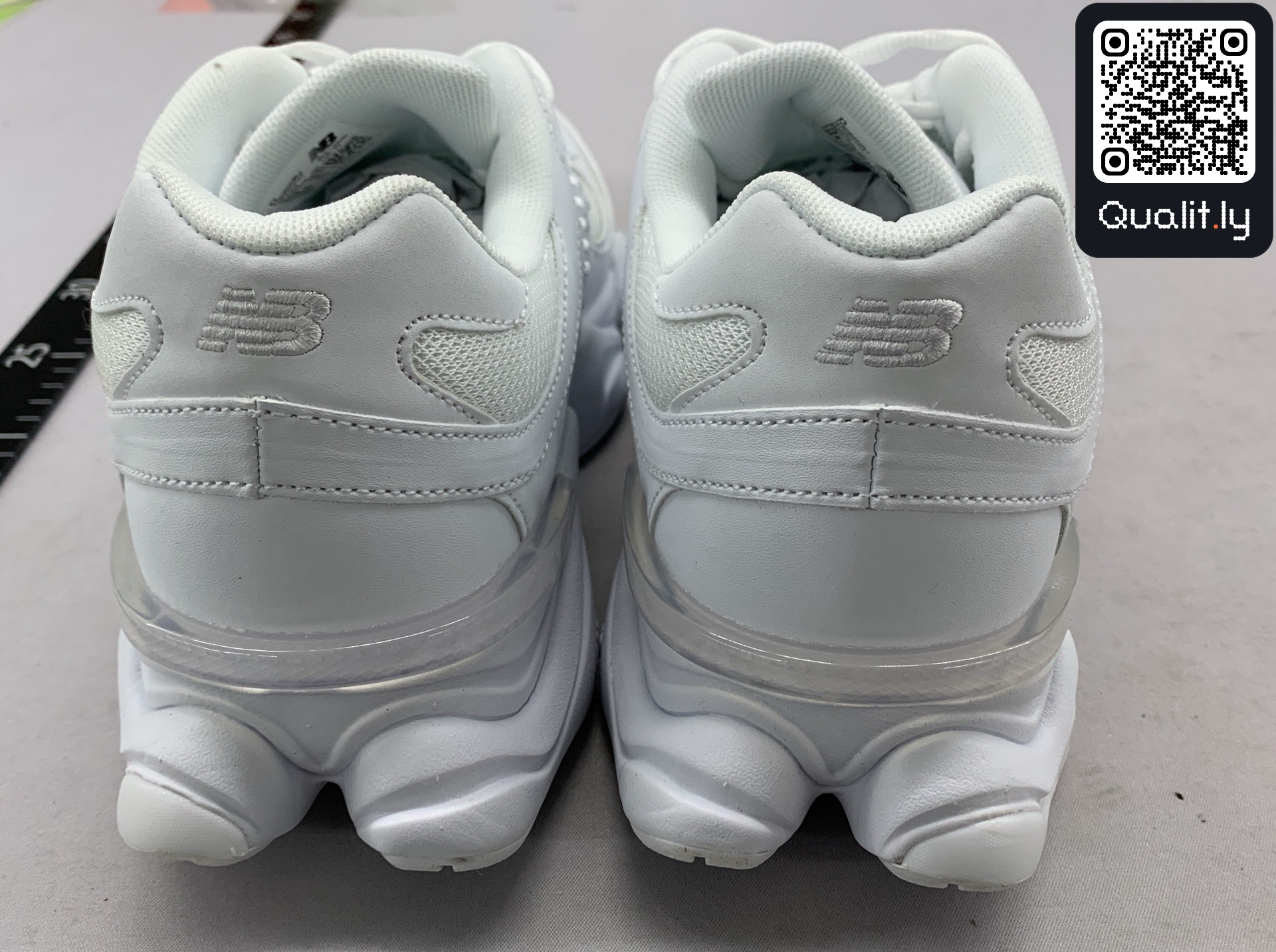 Sneakers QC photo 2 of 6