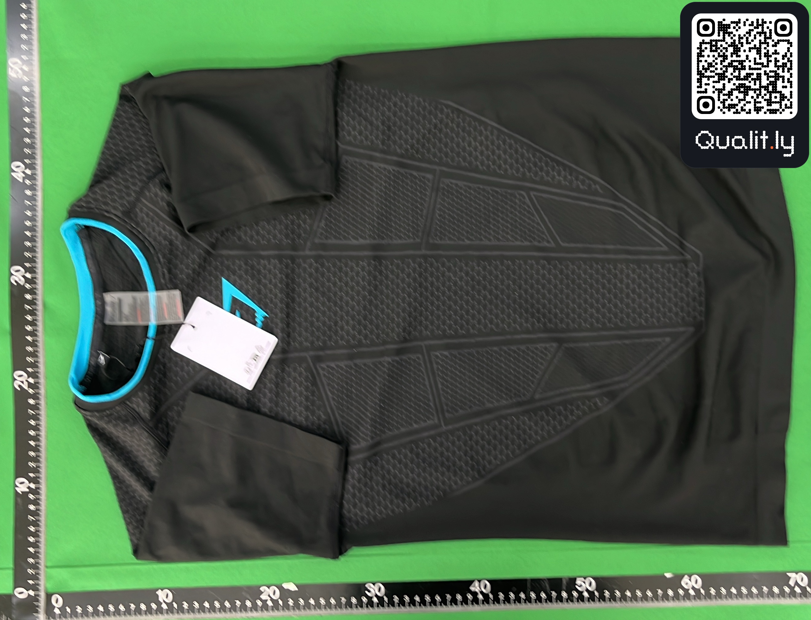 T-shirt — foto QC 2 de 4