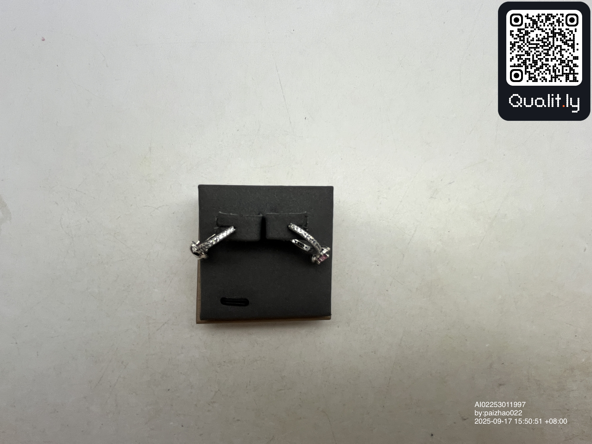 Schmuck — QC-Foto 2 von 3