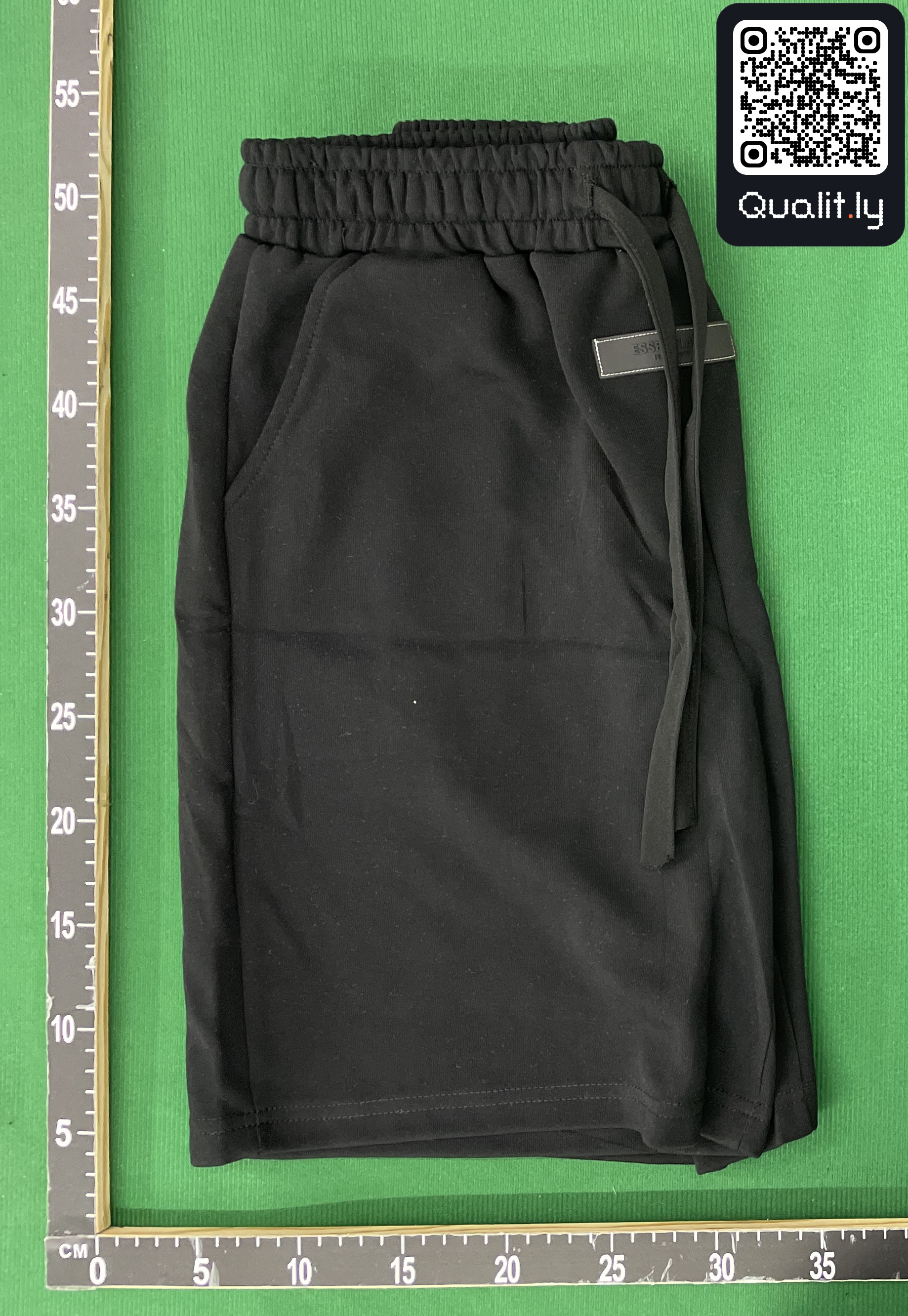 Shorts QC photo 2 of 44