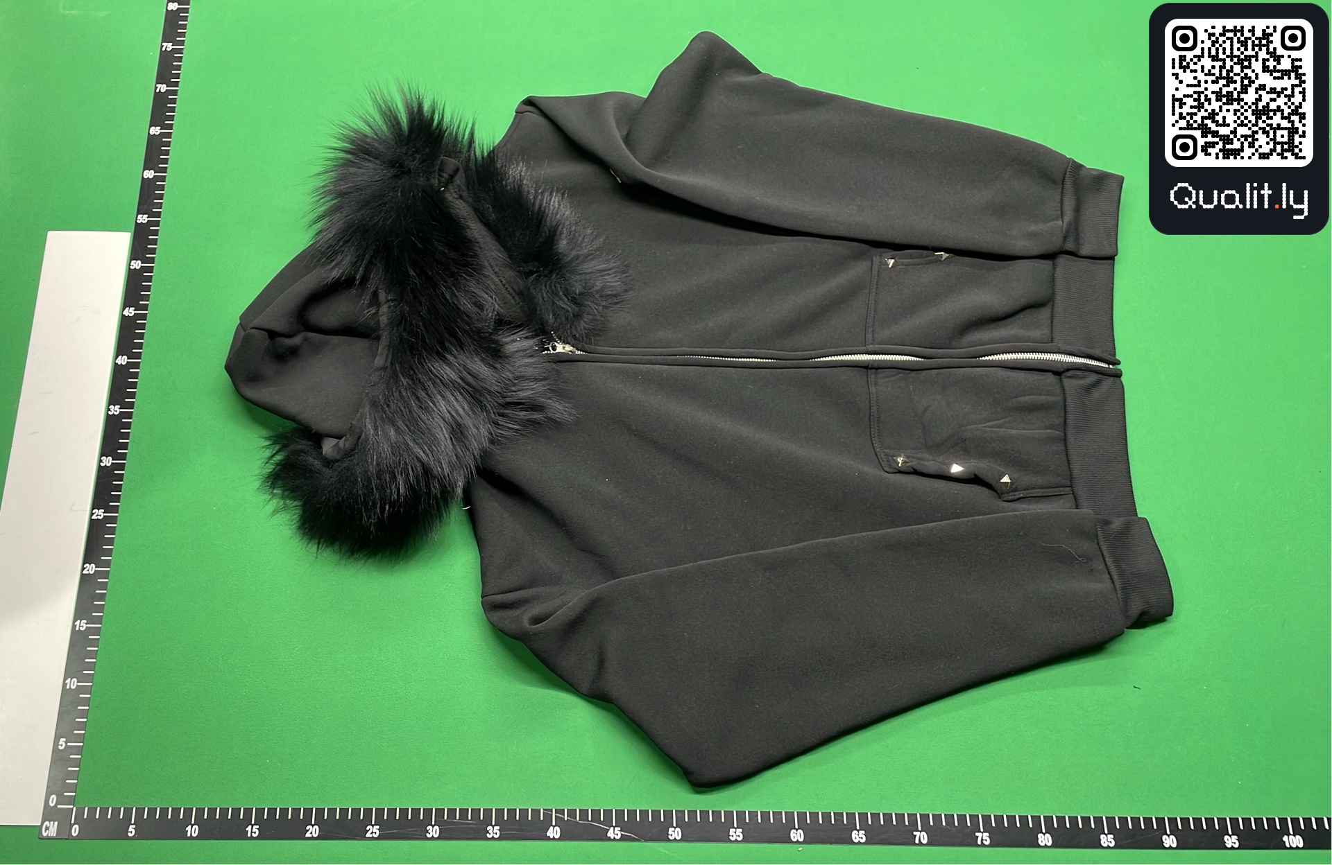 Hoodie QC photo 2 of 8