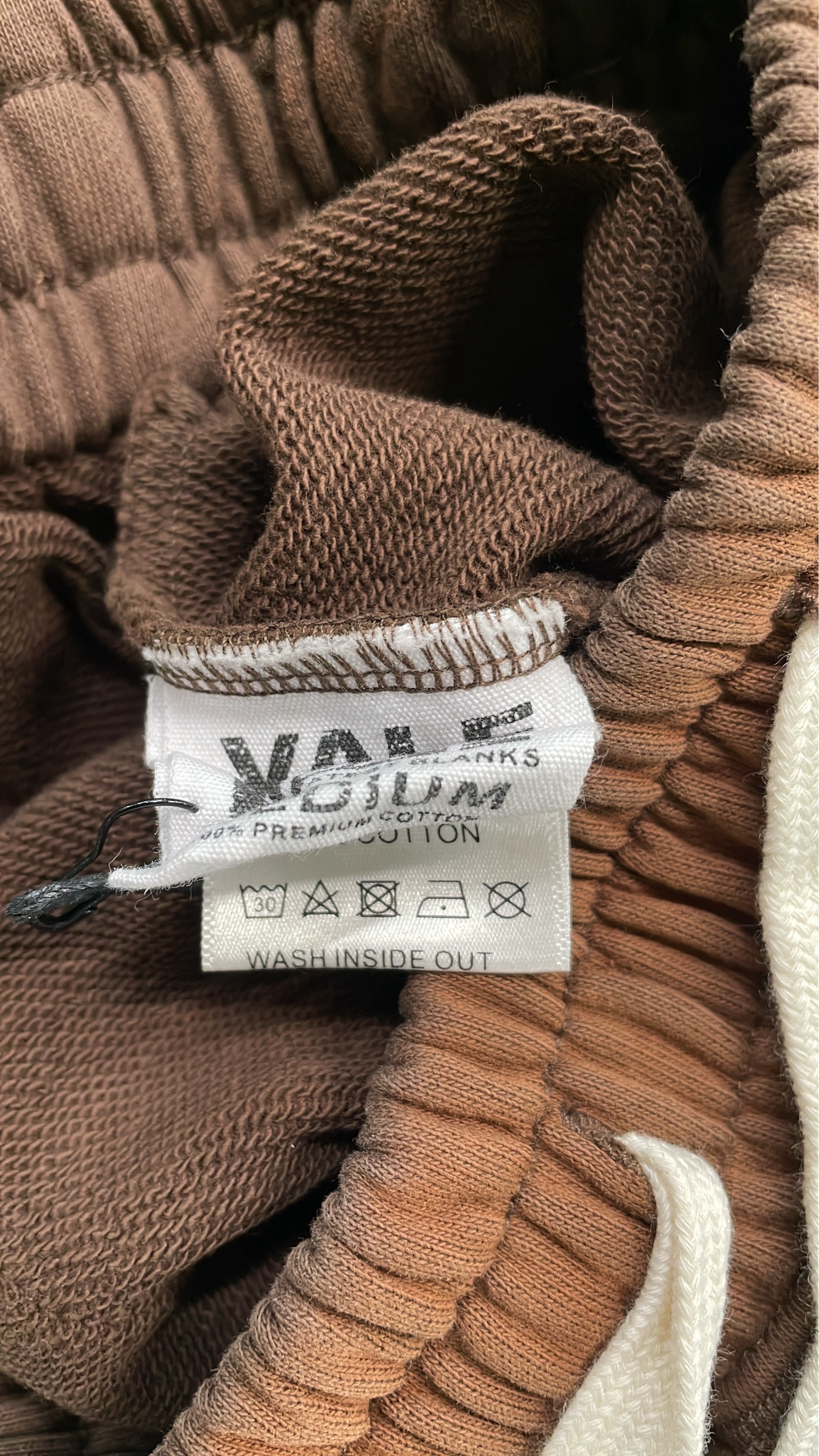 Sweat à capuche — photo QC 1 sur 4