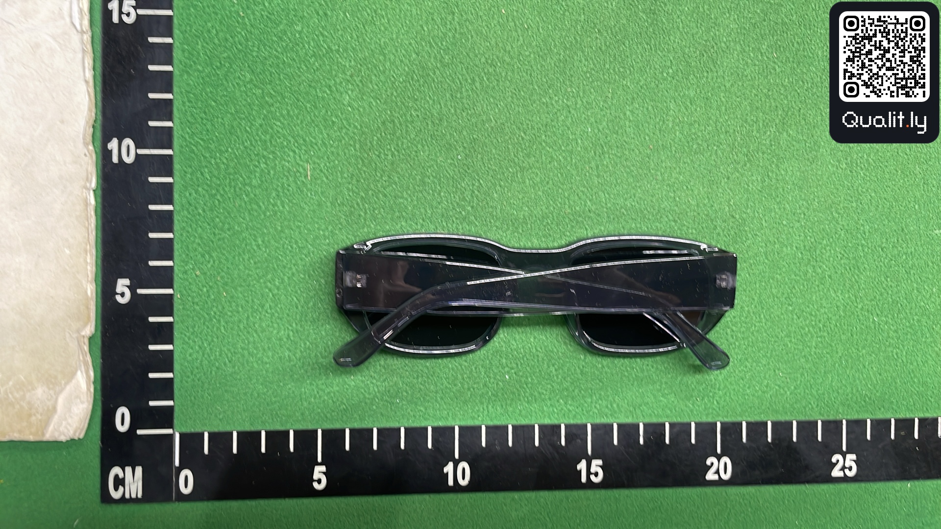 Sonnenbrille — QC-Foto 2 von 3