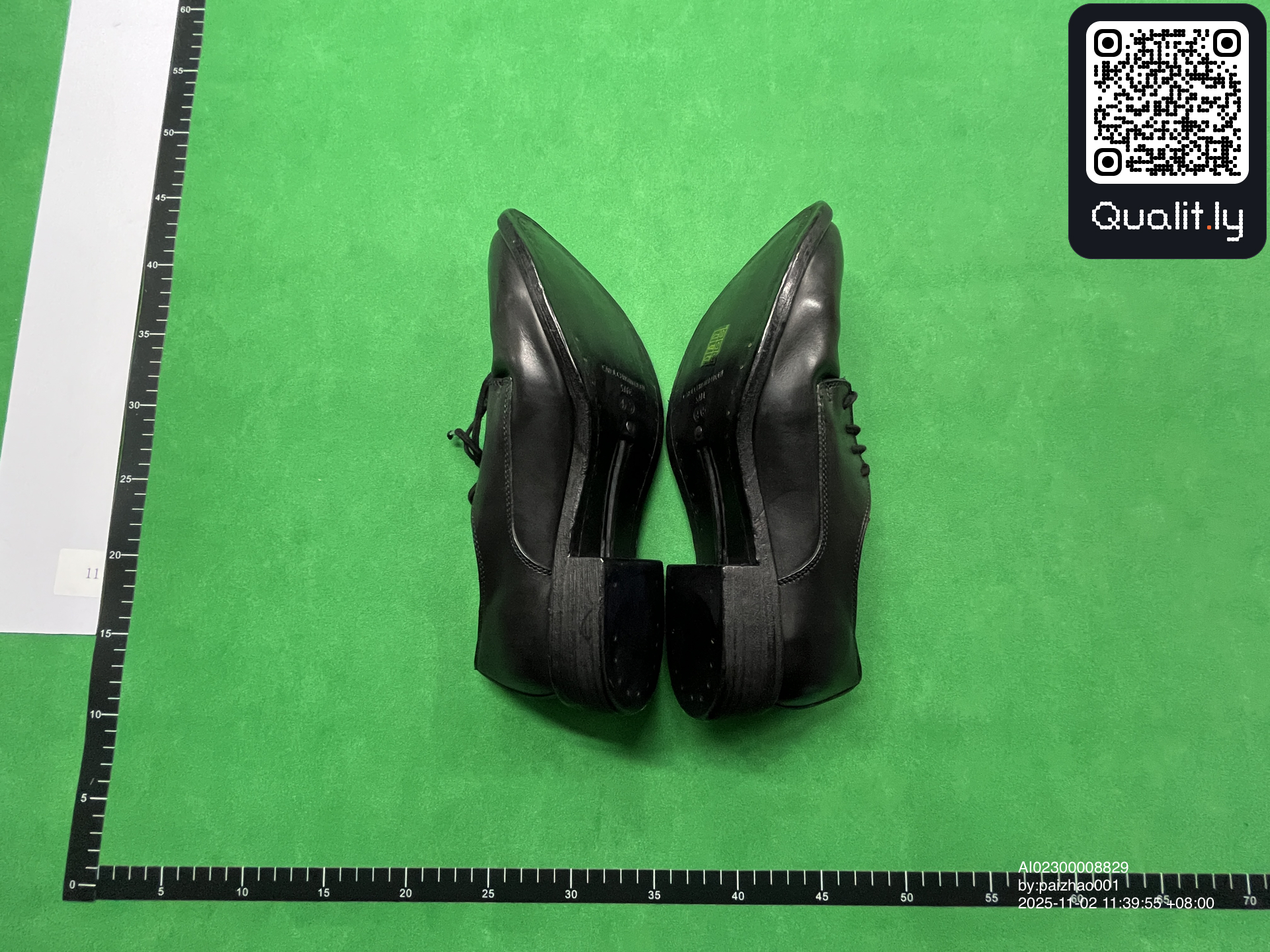 Sneakers QC photo 3 of 6