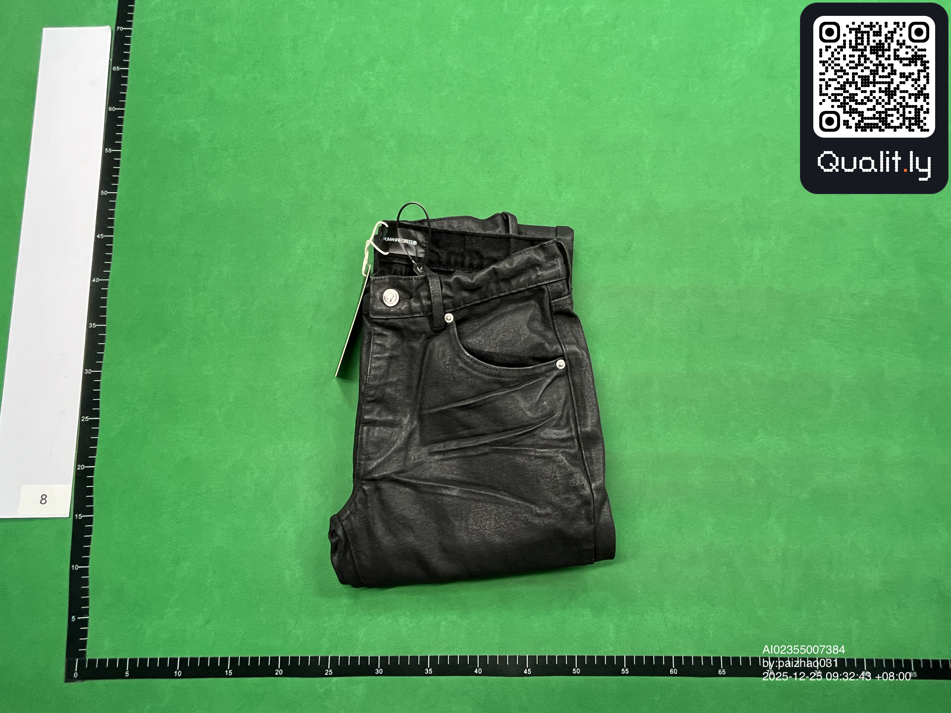 Jeans — QC-foto 1 av 4