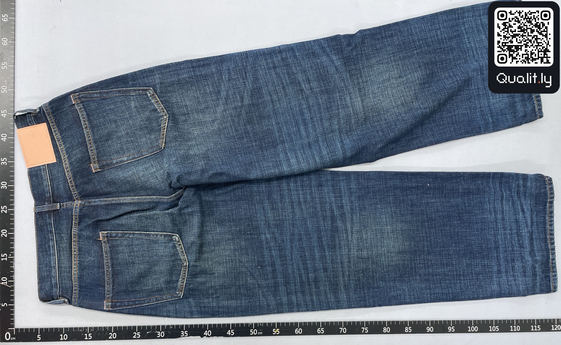 Jean — photo QC 3 sur 56