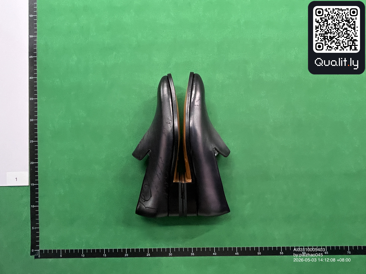 Sneakers QC photo 2 of 10