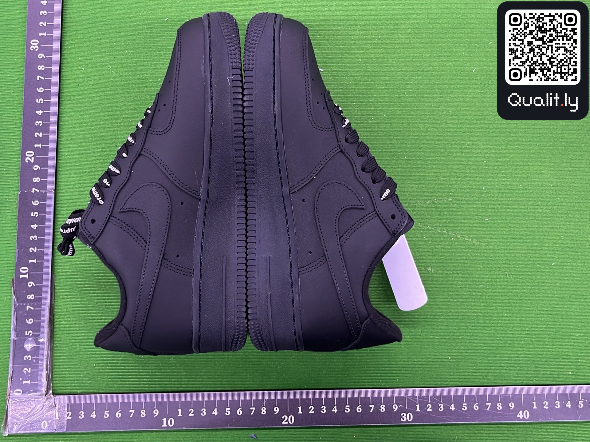 Sneakers QC photo 2 of 6