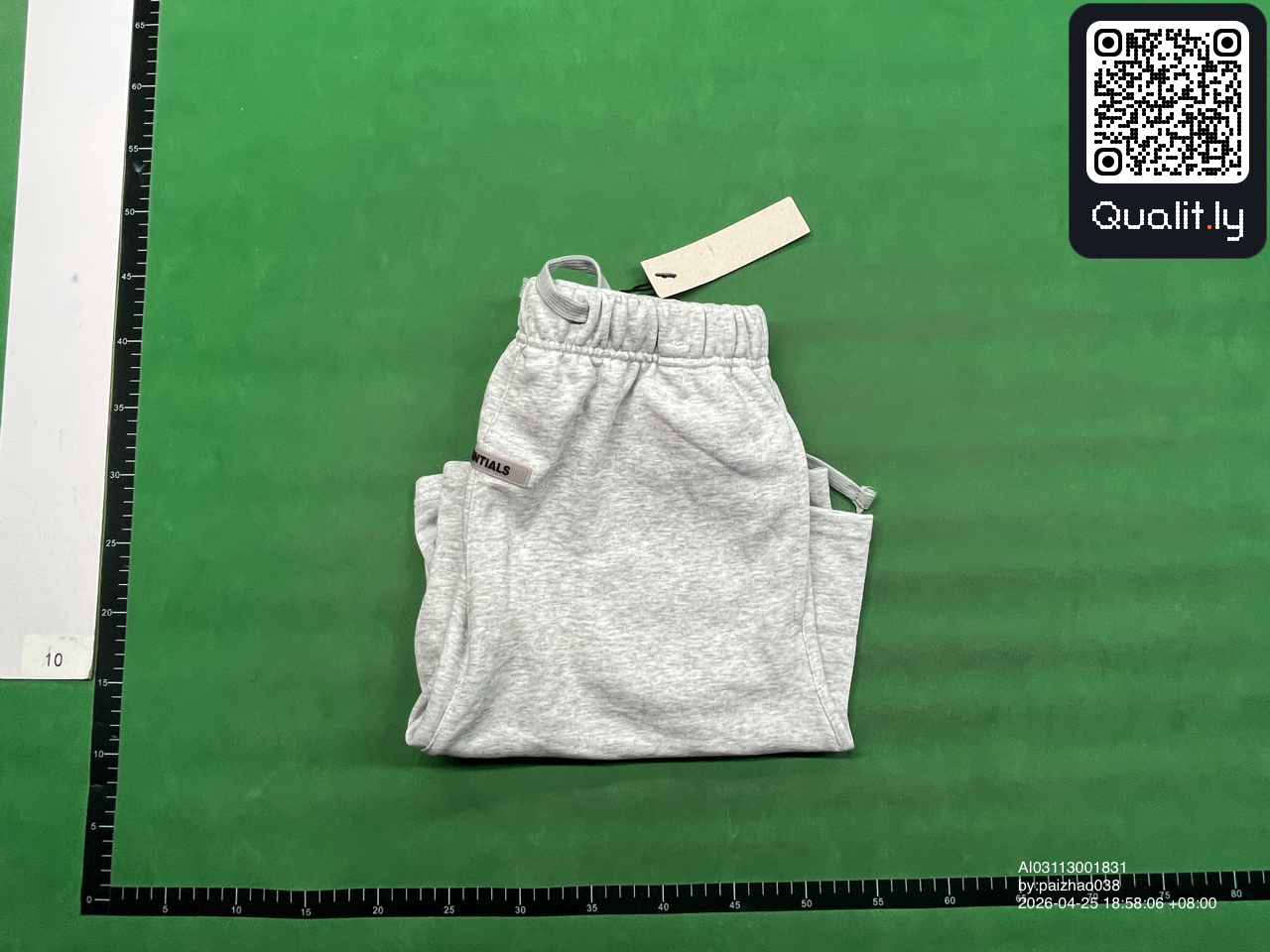 Pantaloni scurți — fotografie QC 1 din 28