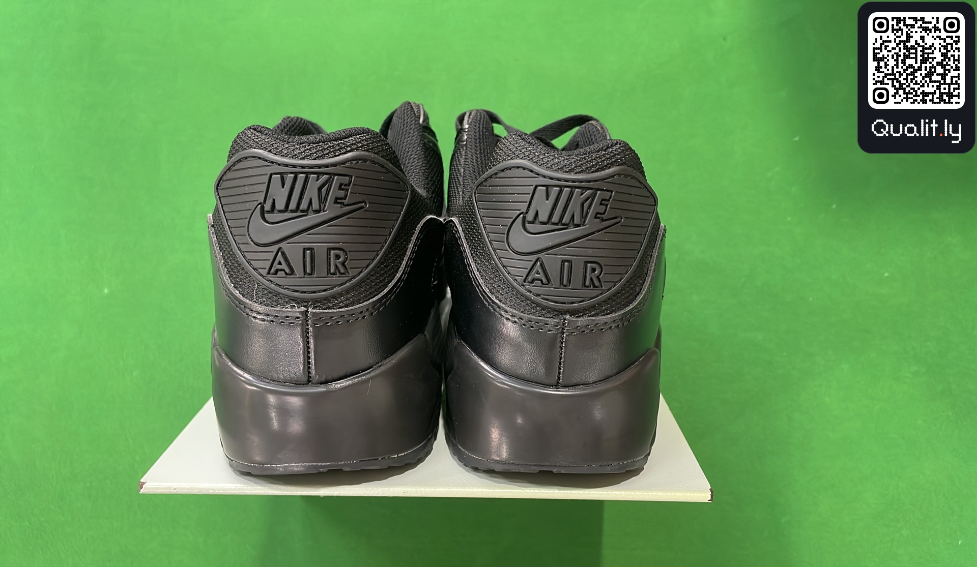 Sneakers — foto QC 3 di 132