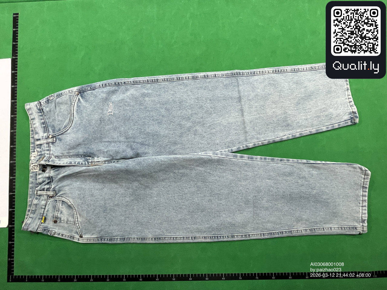 牛仔裤 QC 照片 3 / 4