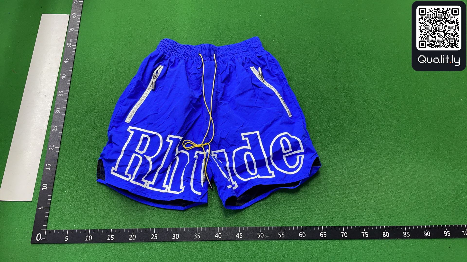 Shorts QC photo 2 of 32