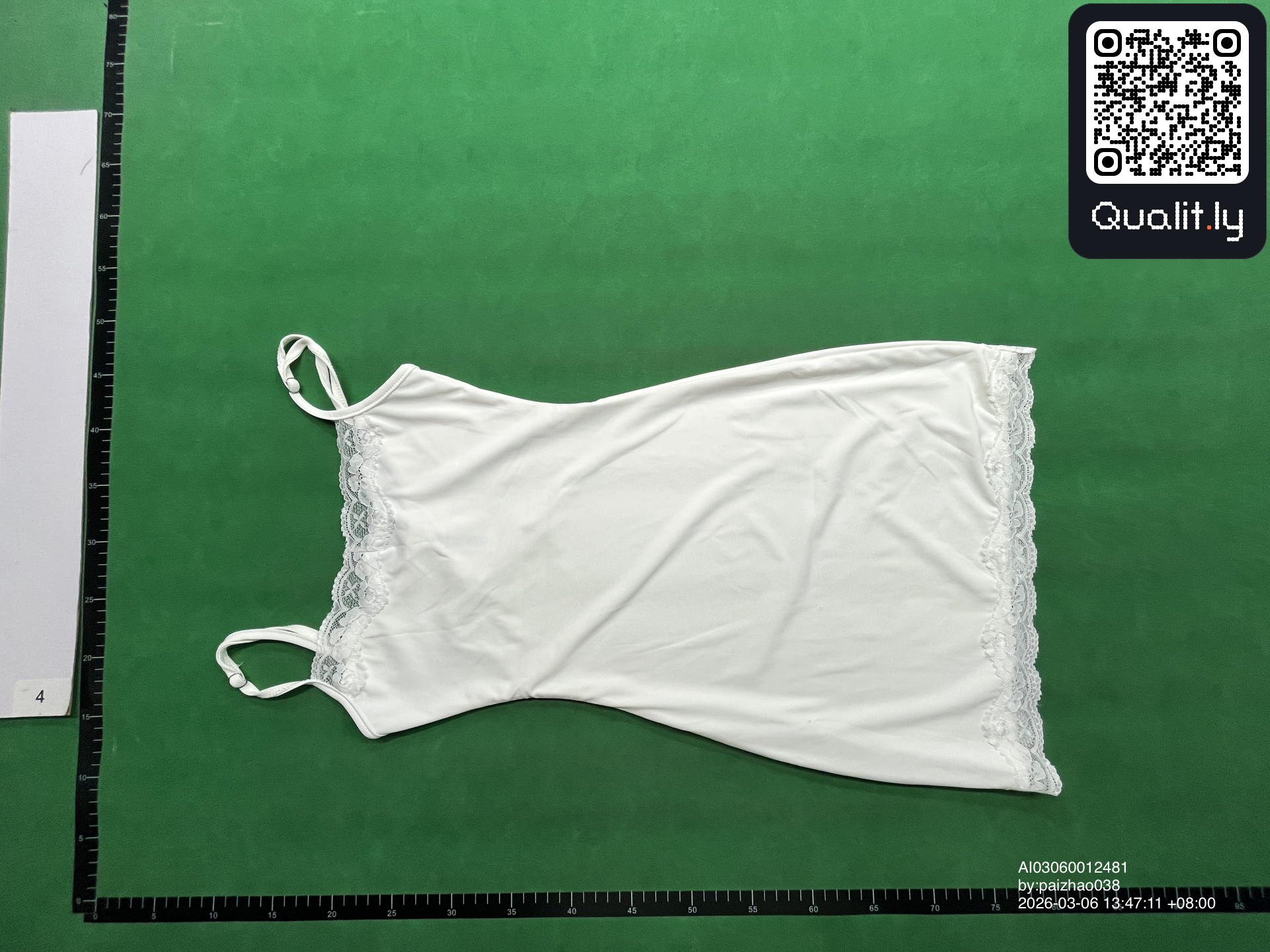 Pantaloni — fotografie QC 3 din 10
