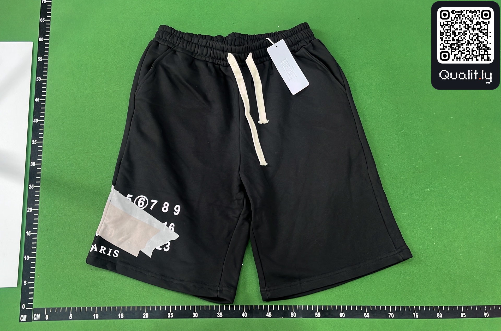 Shorts QC photo 2 of 36