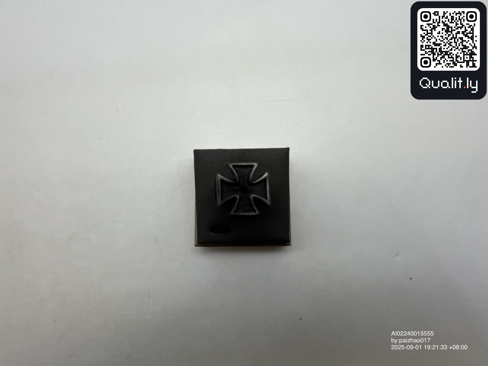Smycke — QC-foto 3 av 3