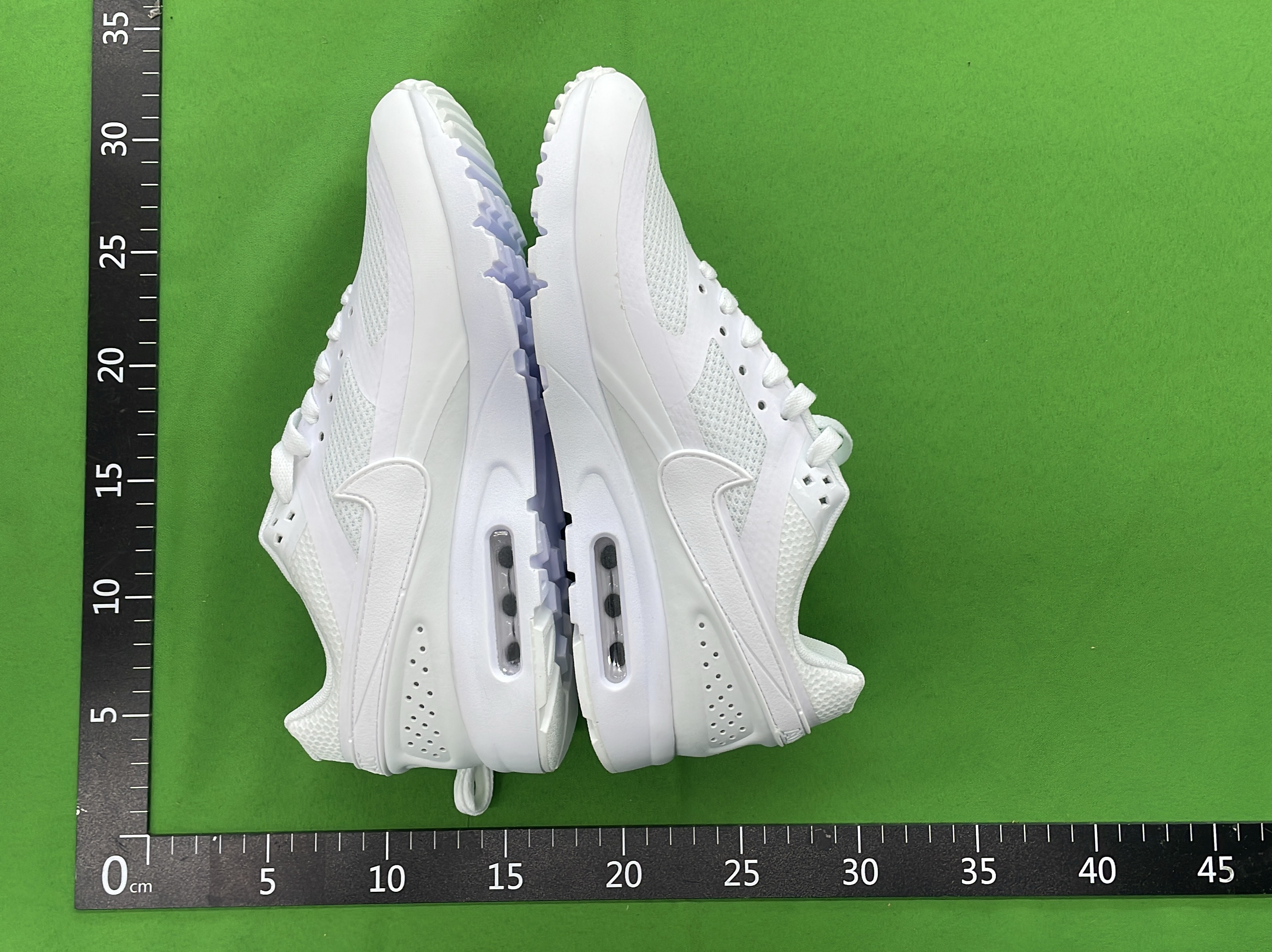 球鞋 QC 照片 2 / 16