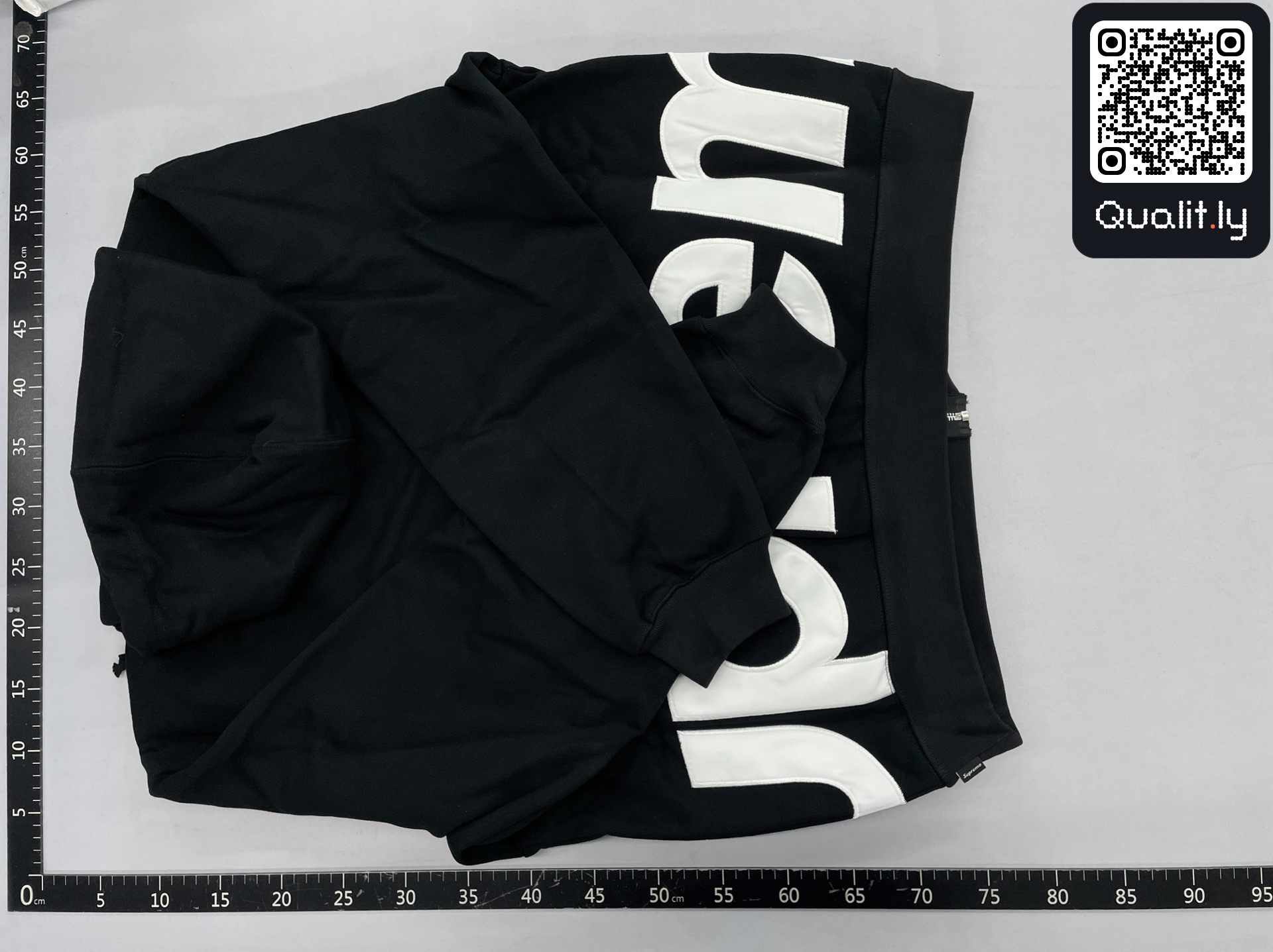 Hoodie QC photo 2 of 113