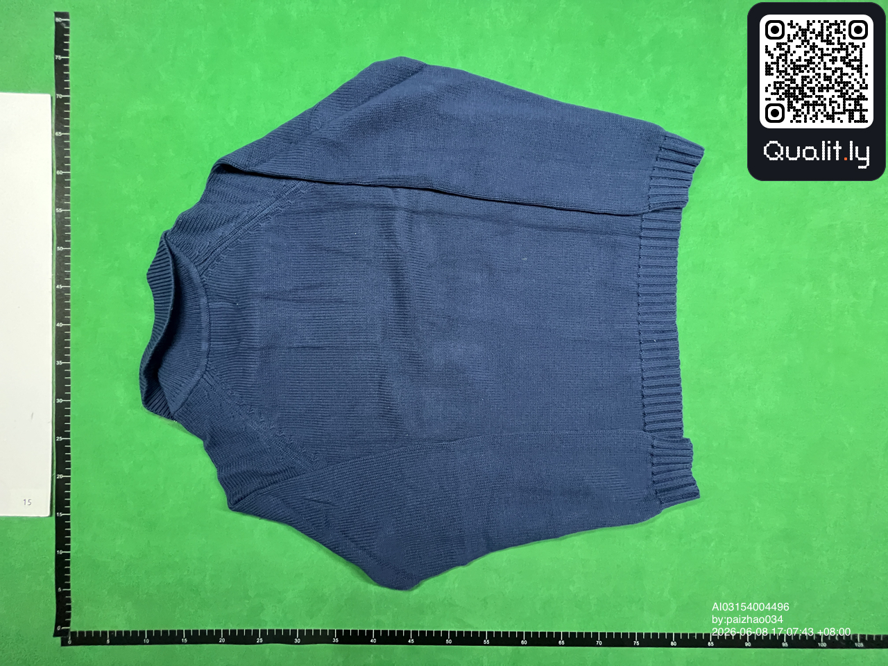 Sweater QC photo 2 of 18