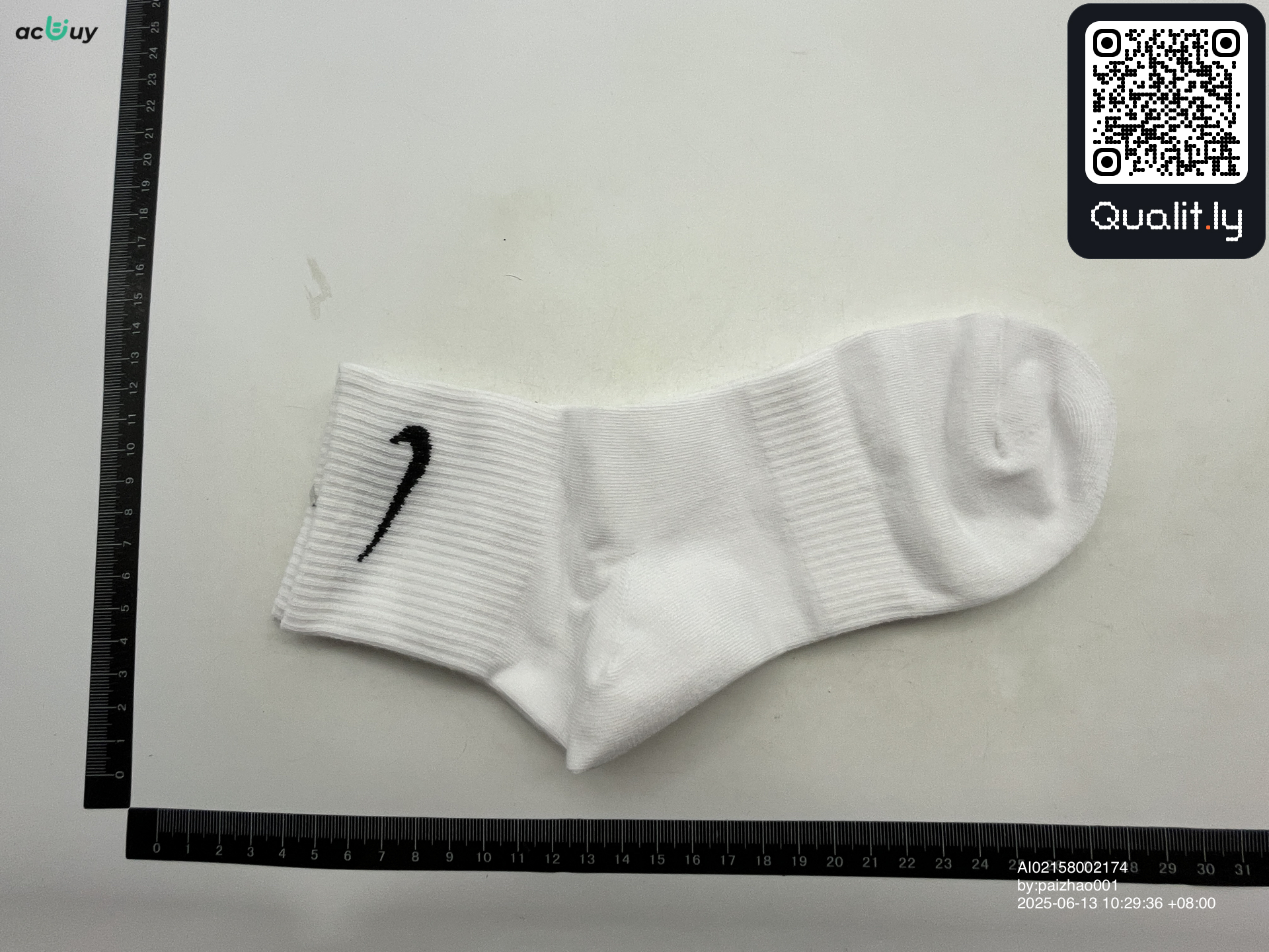 Socks QC photo 3 of 51