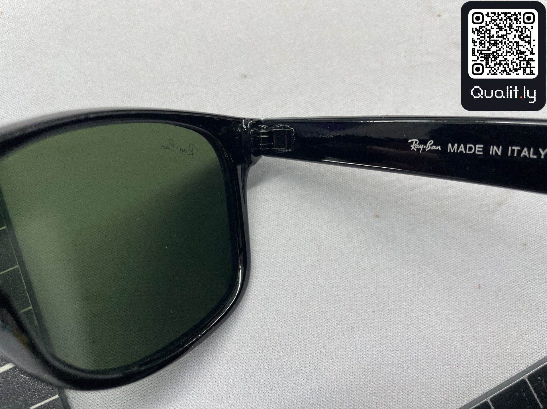 Sonnenbrille — QC-Foto 3 von 21