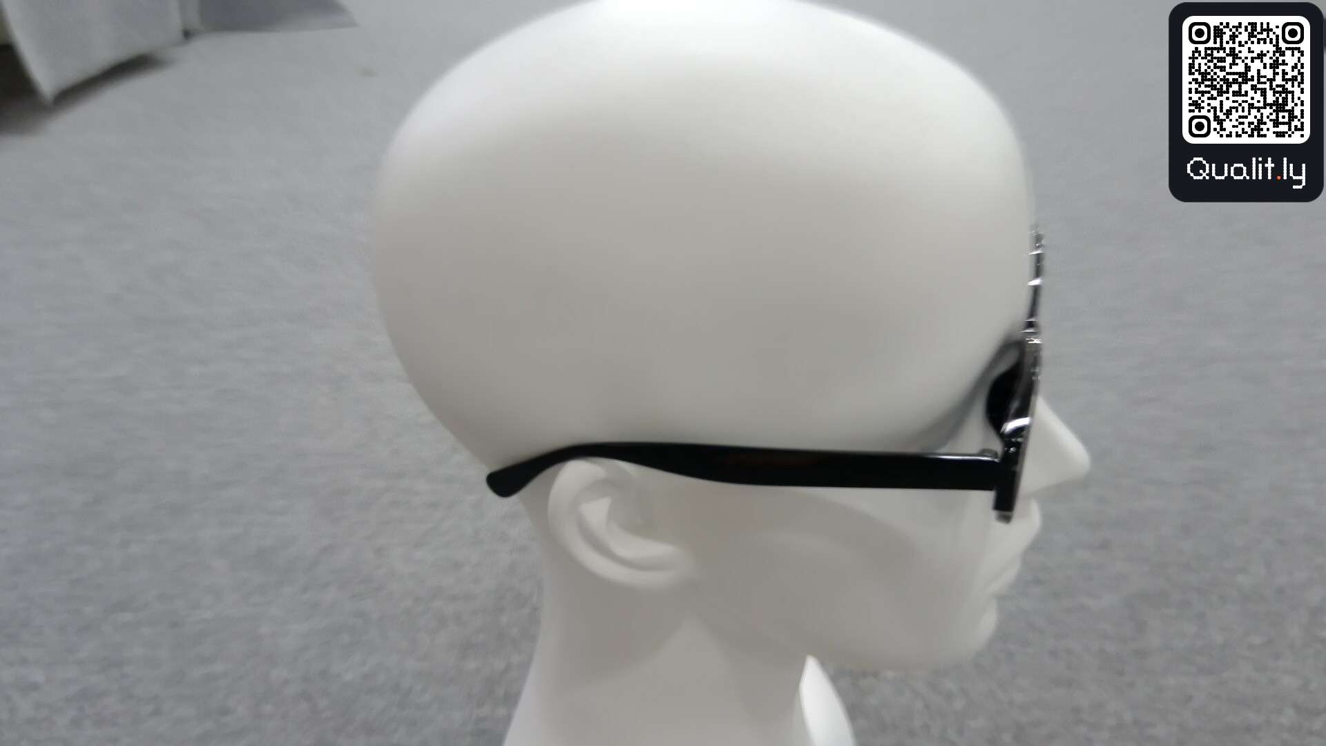 Sunglasses QC photo 3 of 8