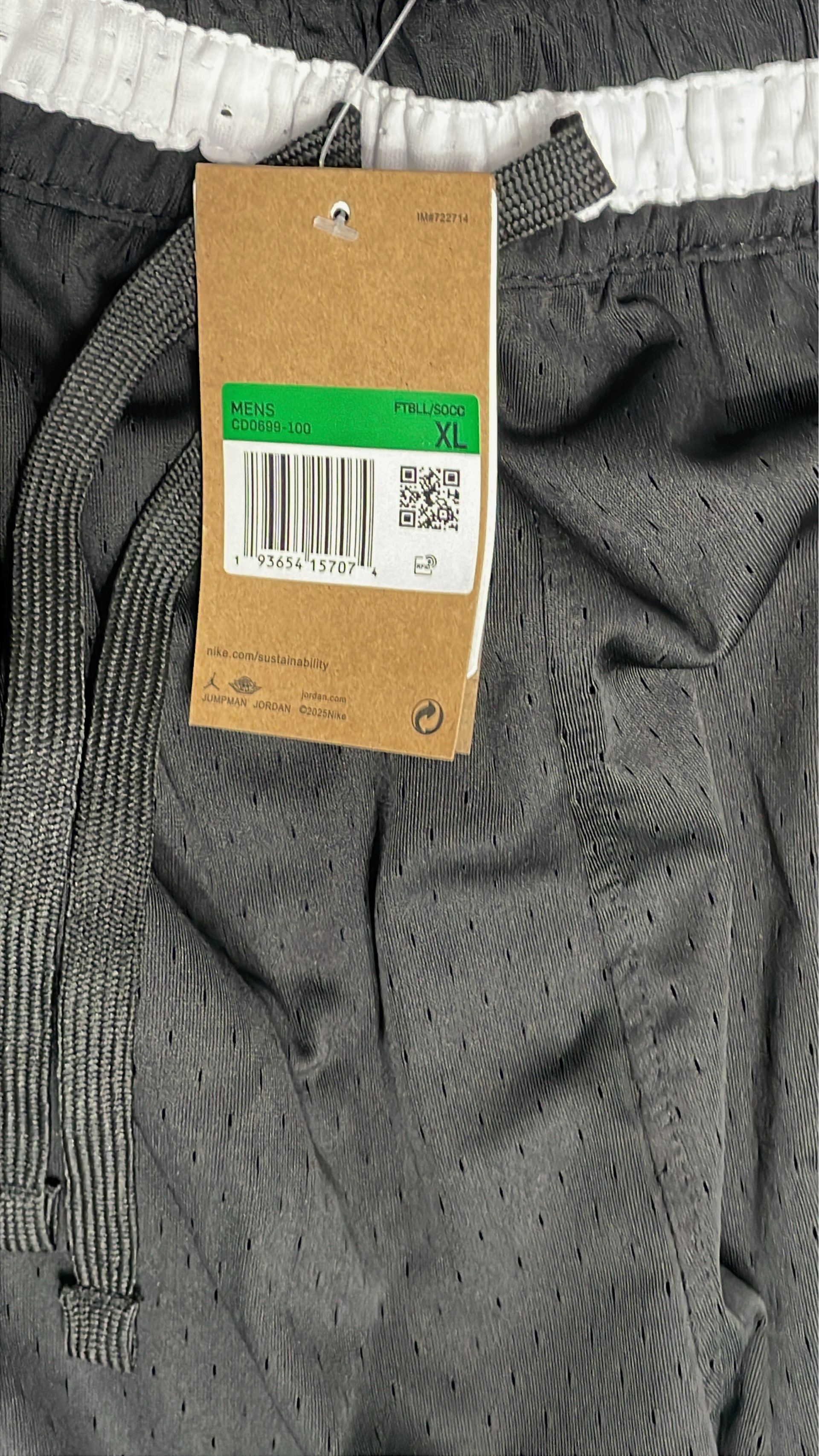 Short — photo QC 1 sur 12