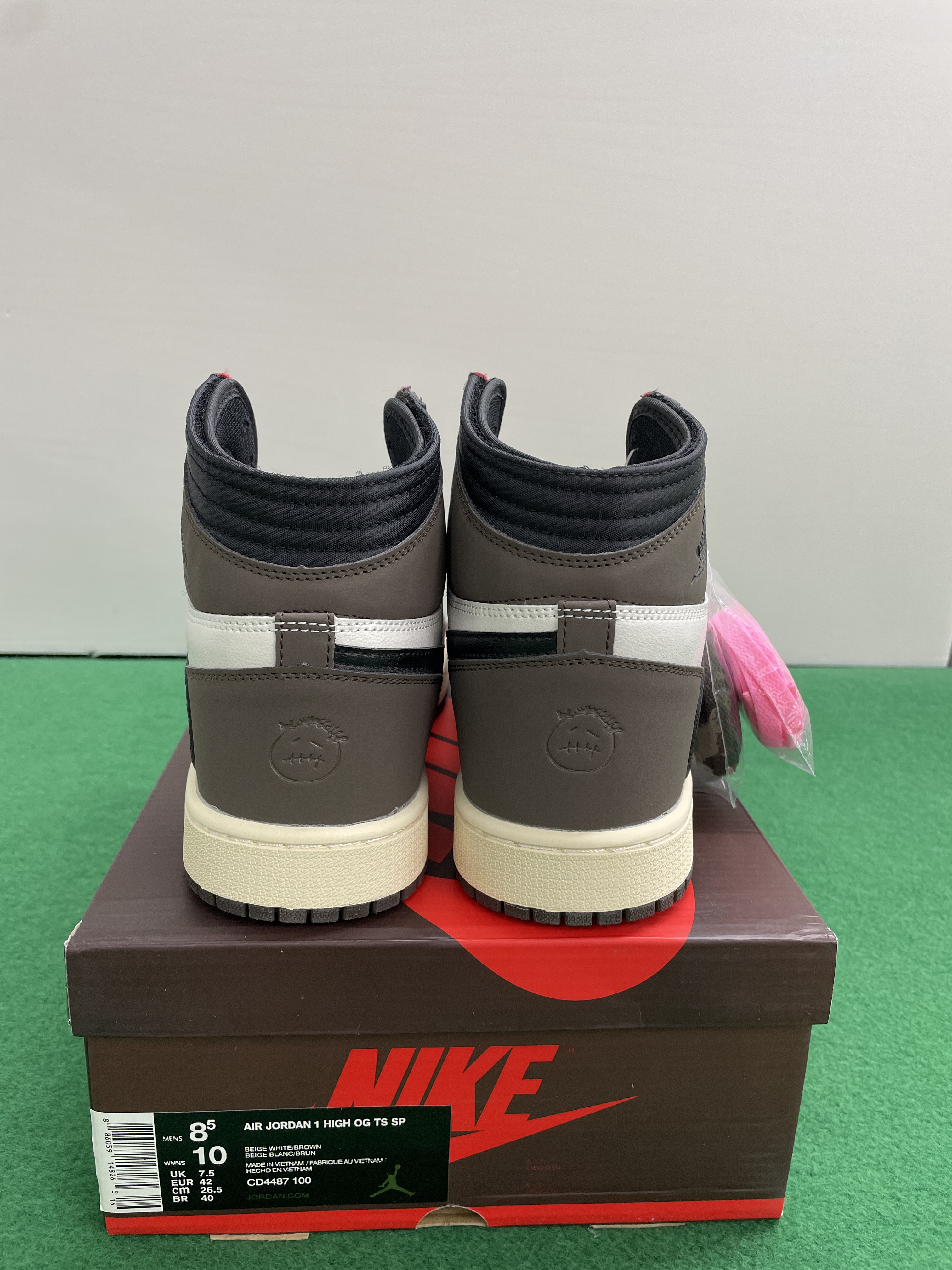 Sneaker — QC-Foto 1 von 8