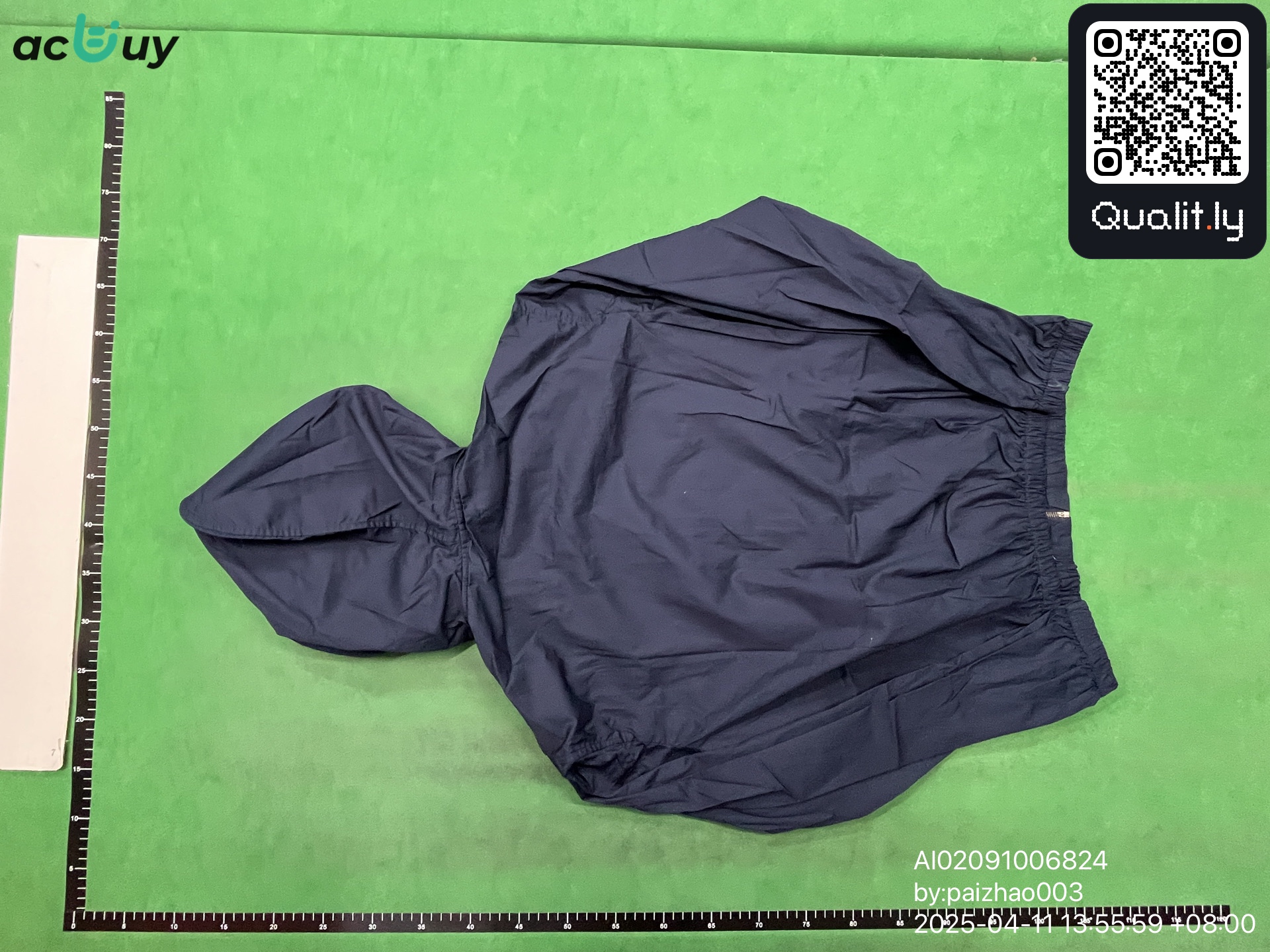 Hoodie — QC-foto 2 av 4