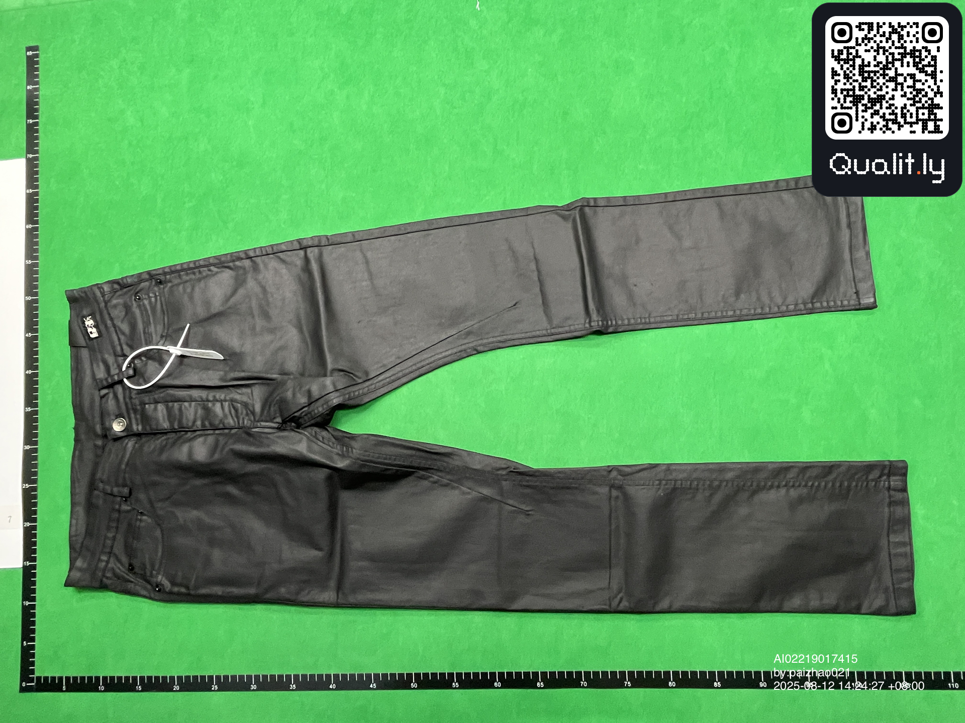 Jeans — QC-foto 3 av 4
